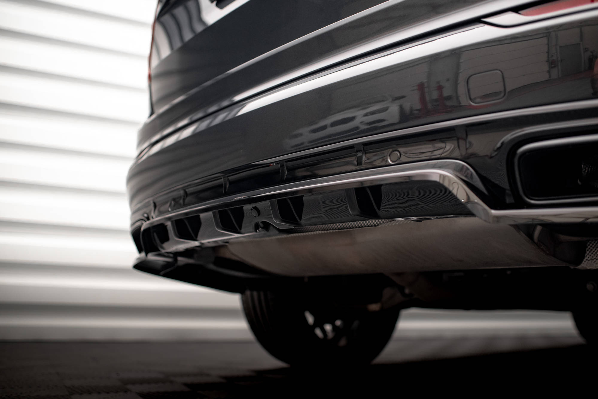 Street+ Mittlerer Diffusor RACE Heck Ansatz passend für Volvo XC90 R-Design Mk2 FL schwarz Hochglanz