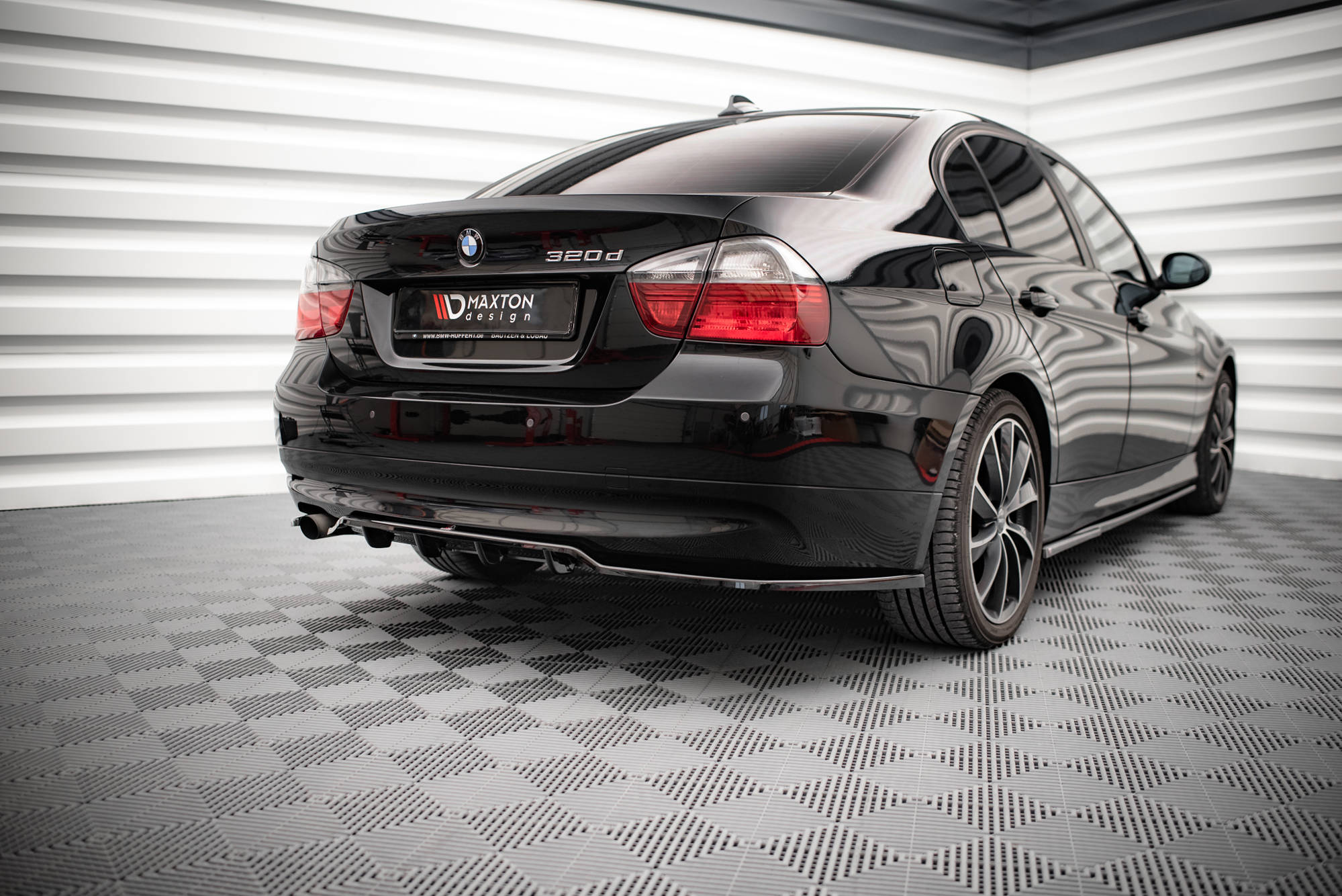 Street+ Mittlerer Diffusor RACE Heck Ansatz passend für BMW 3er Limousine E90 schwarz Hochglanz