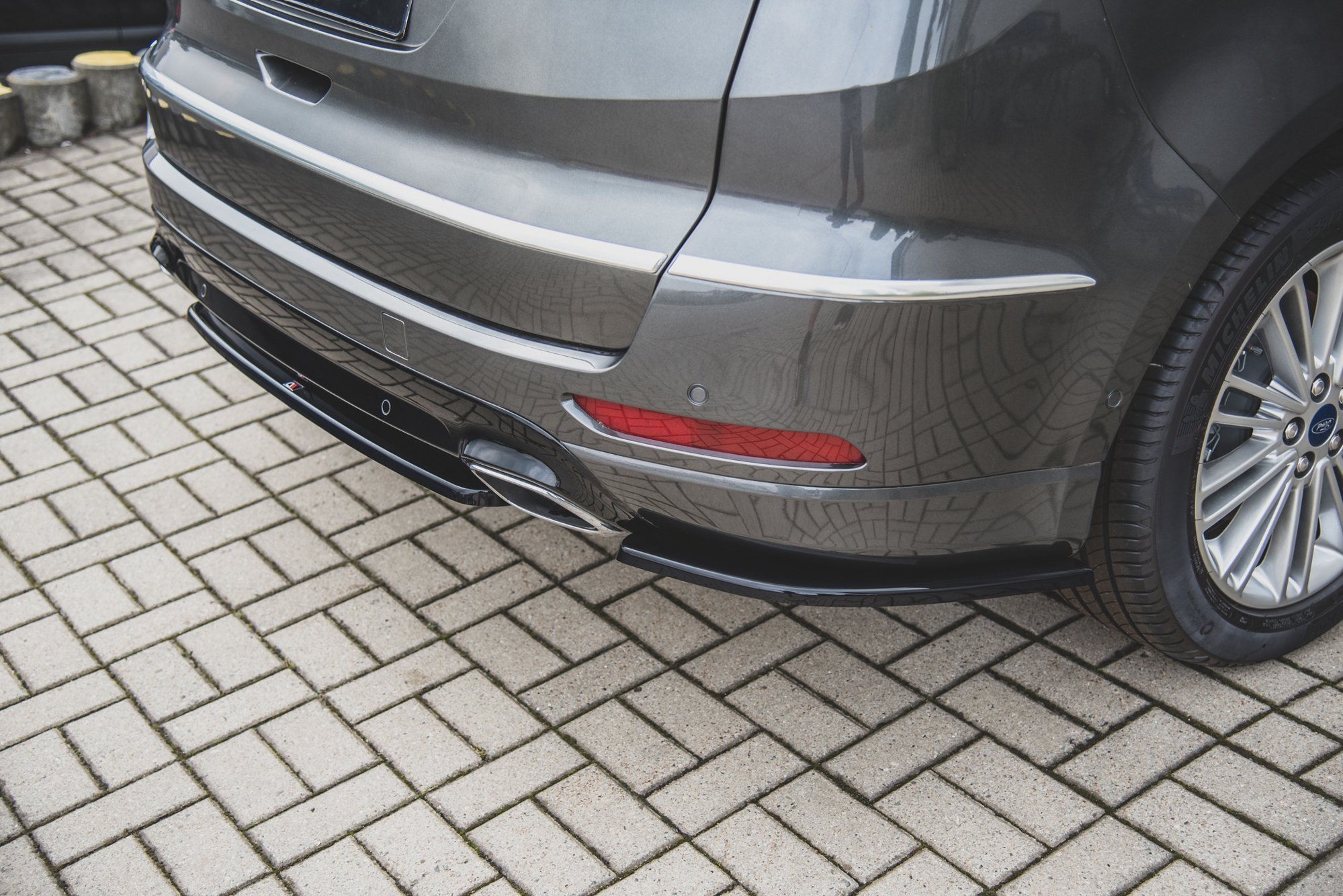 Heck Ansatz Flaps Diffusor für Ford S-Max Vignale Mk2 Facelift schwarz matt