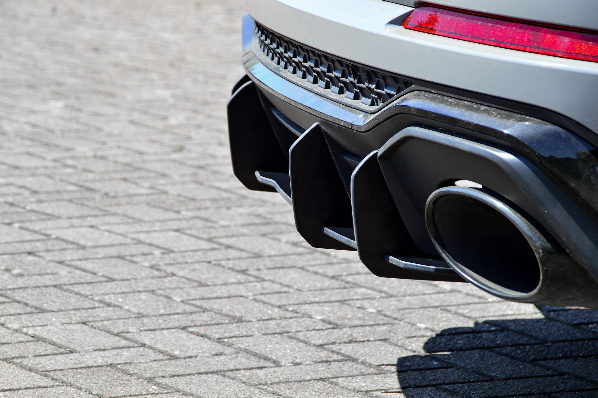 Gefräster Heckansatz für Audi RSQ3 FN