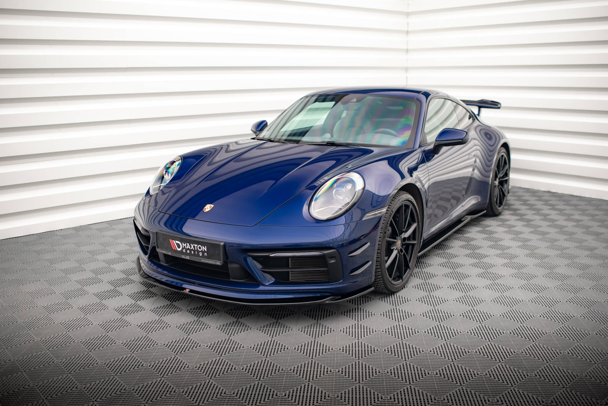 Street+ Spoilerlippe Front Ansatz V.1 passend für Porsche 911 Carrera Aero / Carrera GTS 992 schwarz Hochglanz