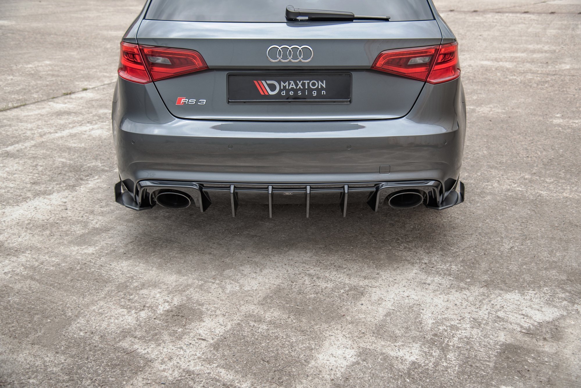 Street Pro Heck Ansatz Flaps Diffusor +Flaps für Audi RS3 8V Sportback schwarz Hochglanz