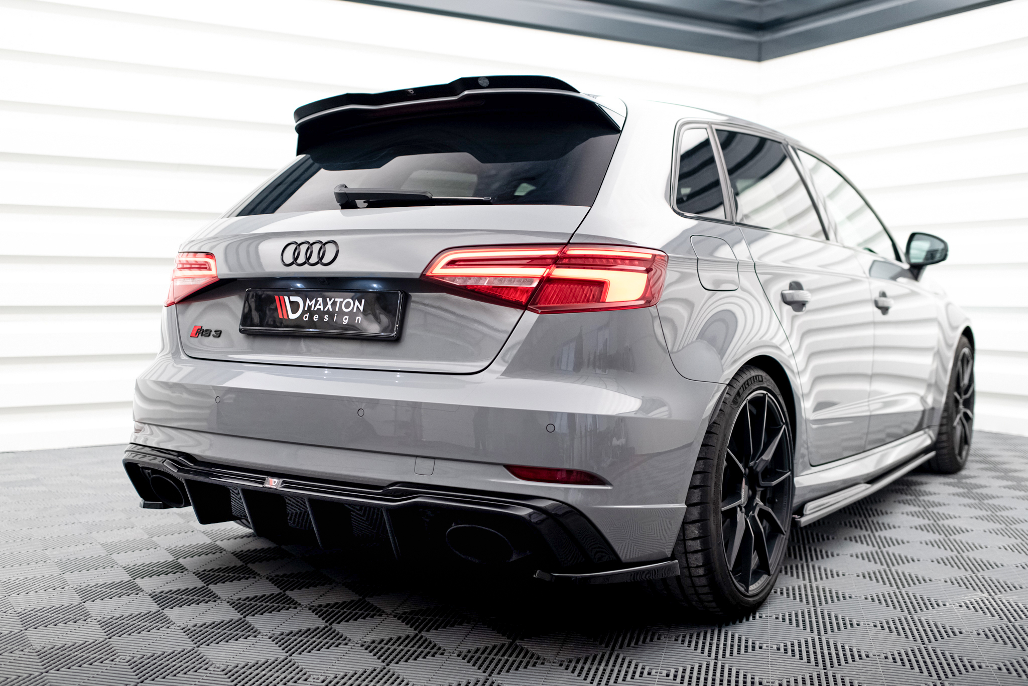 Street+ Heck Ansatz Diffusor V.2 passend für Audi RS3 8V Sportback FL schwarz Hochglanz