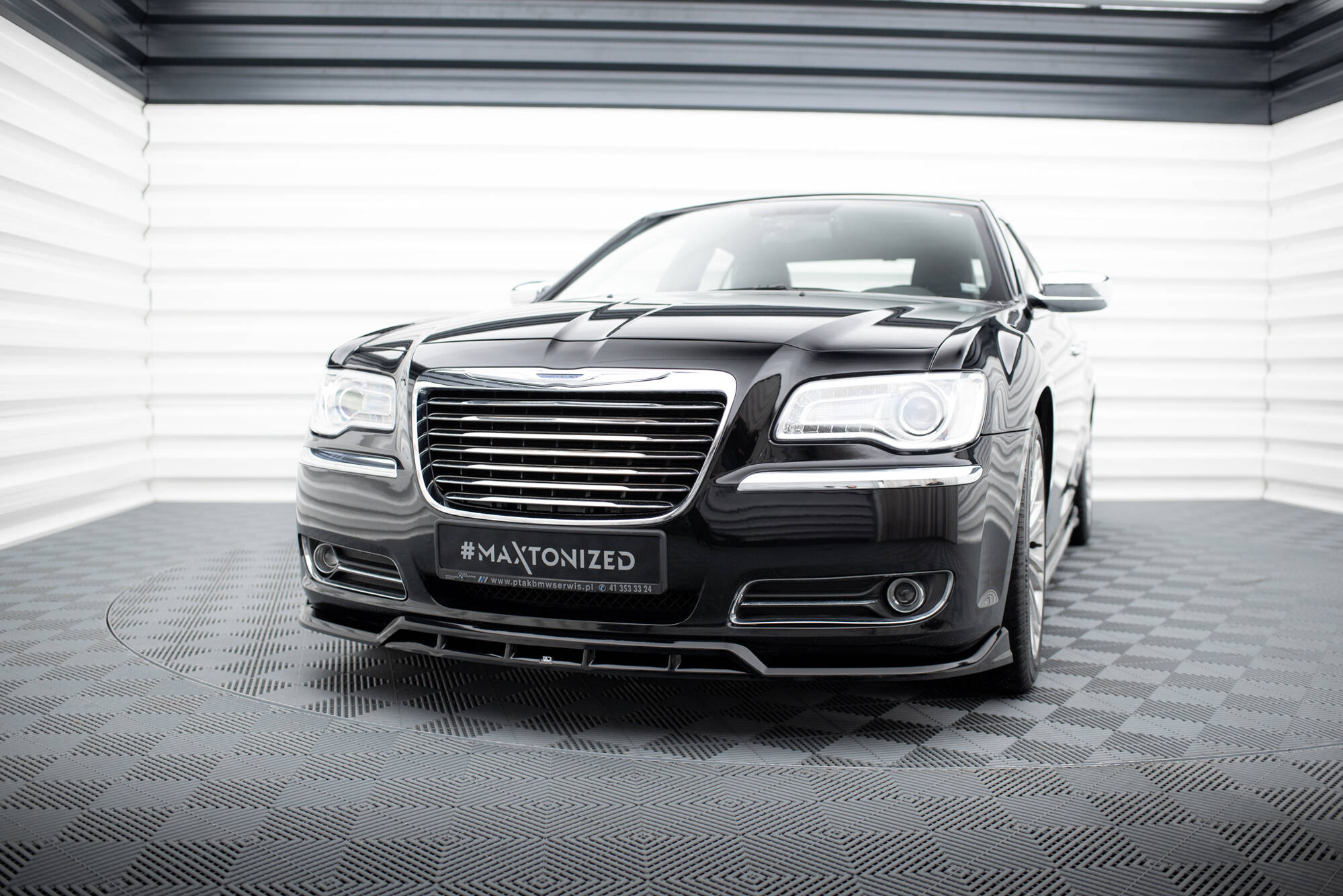 Frontlippe passend für Chrysler 300 Mk2 schwarz Hochglanz
