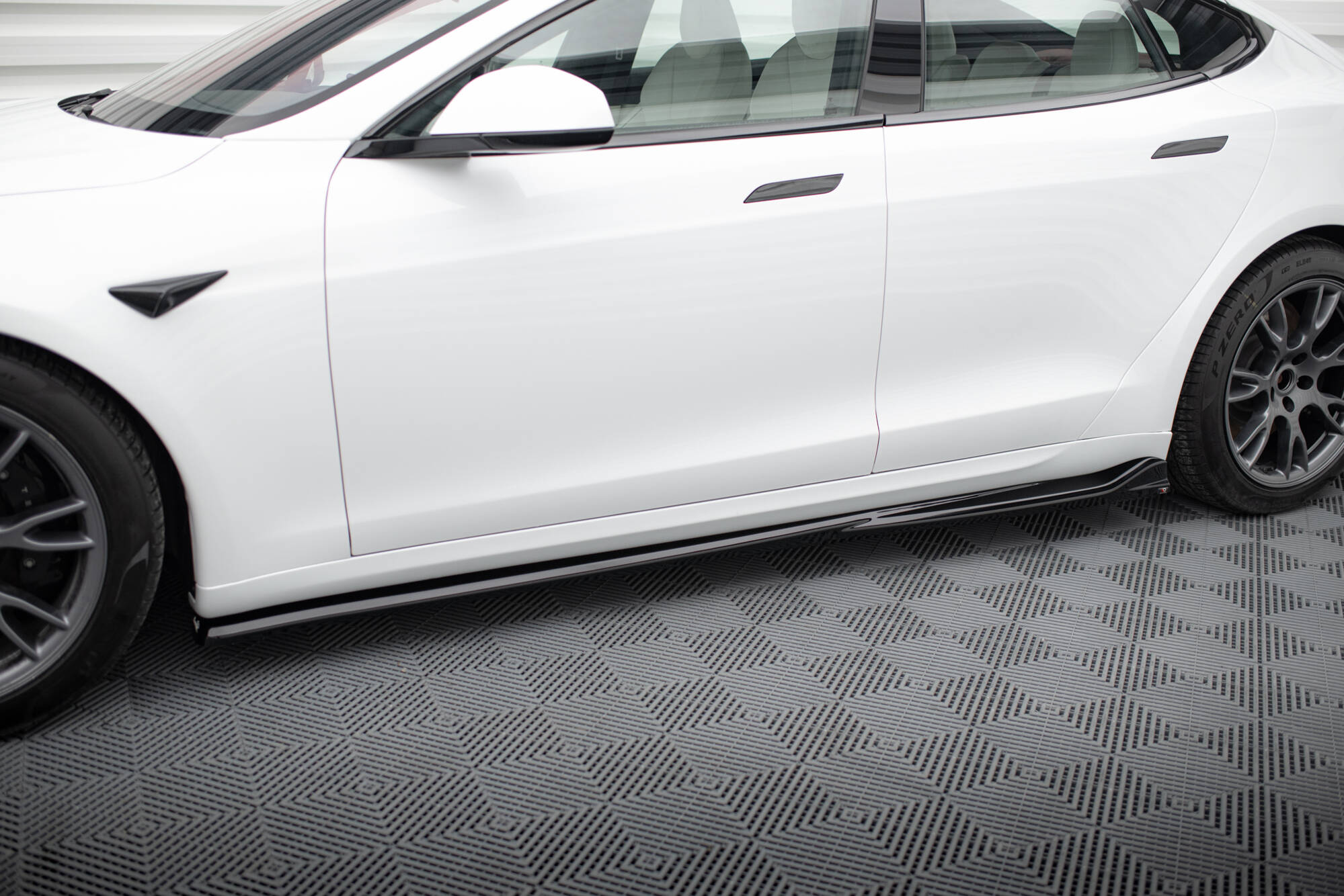 Seitenschweller Ansatz Paar V.1 passend für Tesla Model S Plaid Mk1 FL schwarz Hochglanz