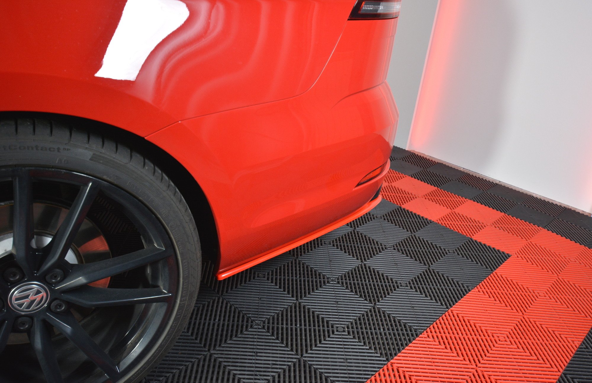 Heck Ansatz Flaps Diffusor V.2 für VW GOLF 7 R VARIANT FACELIFT schwarz Hochglanz