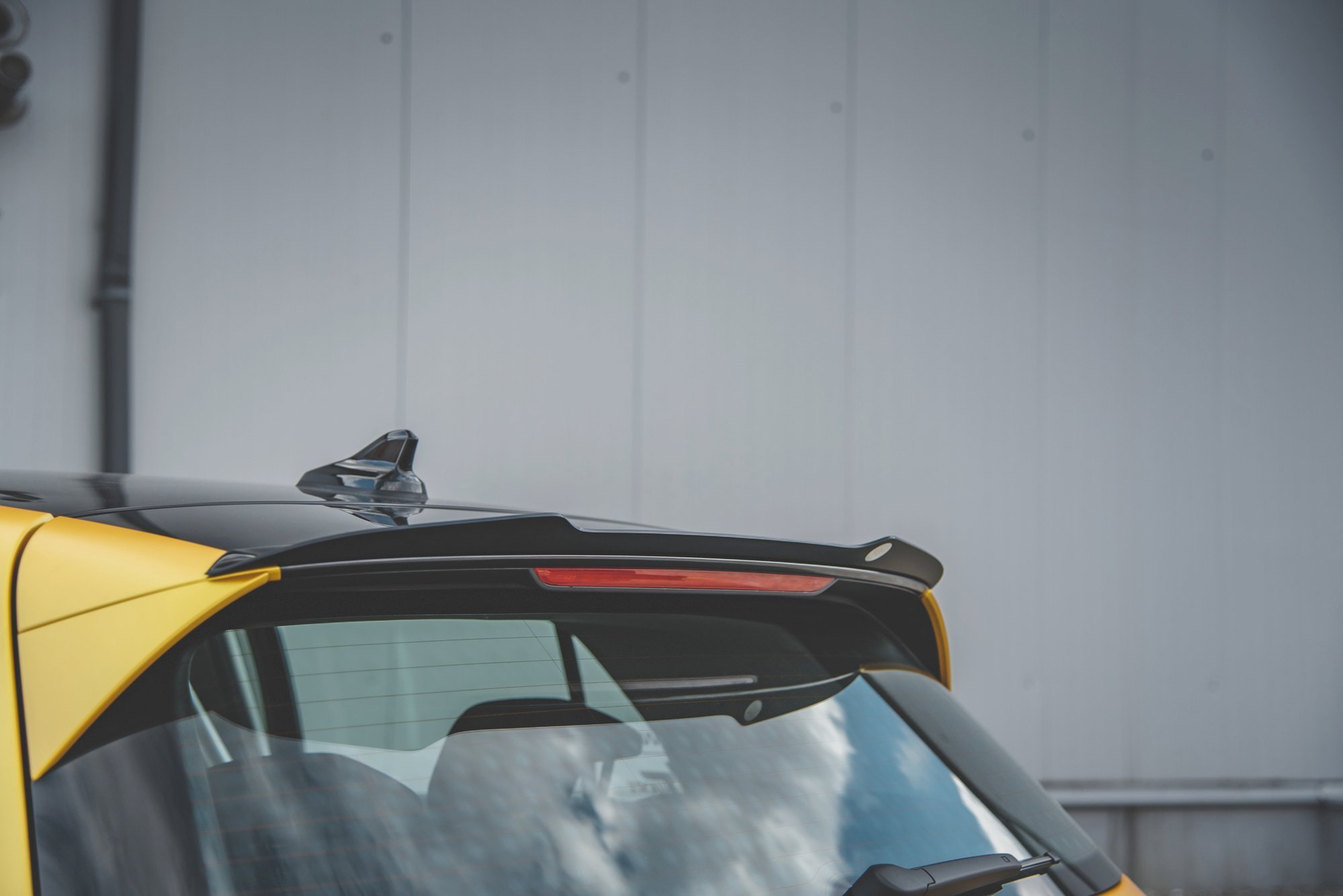 Spoiler CAP V.1 für VW Golf Mk8 Facelift schwarz Hochglanz