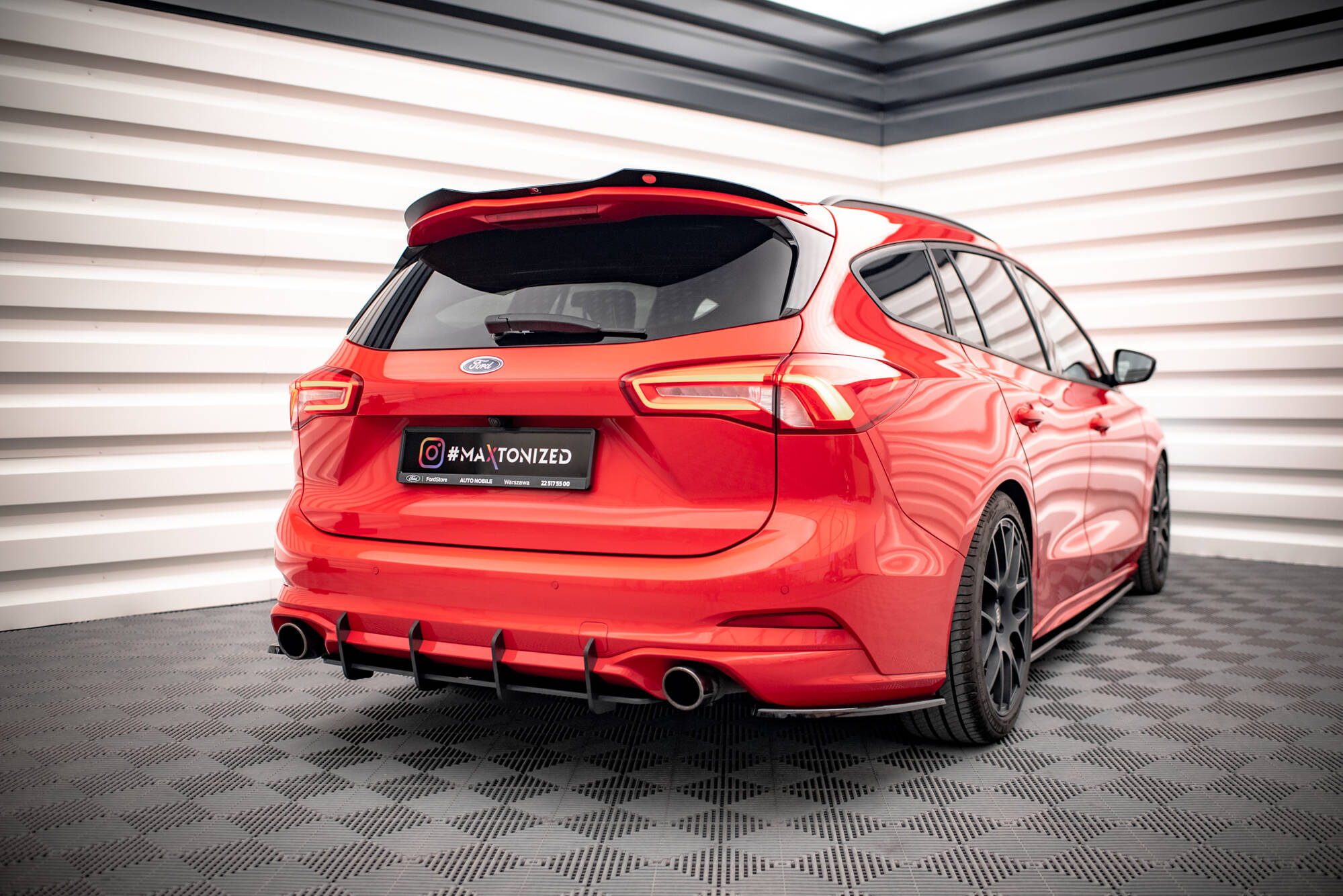 Street Pro Heckschürze Heck Ansatz Diffusor passend für Ford Focus Kombi ST-Line Mk4 rot