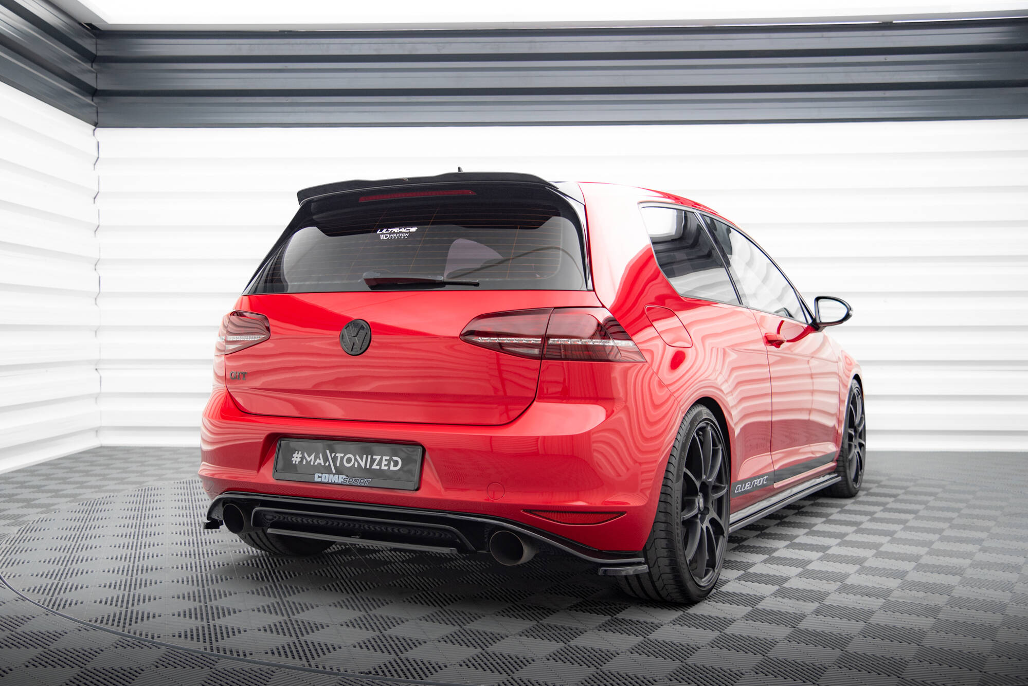 Street+ Mittlerer Diffusor Heck Ansatz passend für VW Golf Mk7 GTI CLUBSPORT schwarz Hochglanz