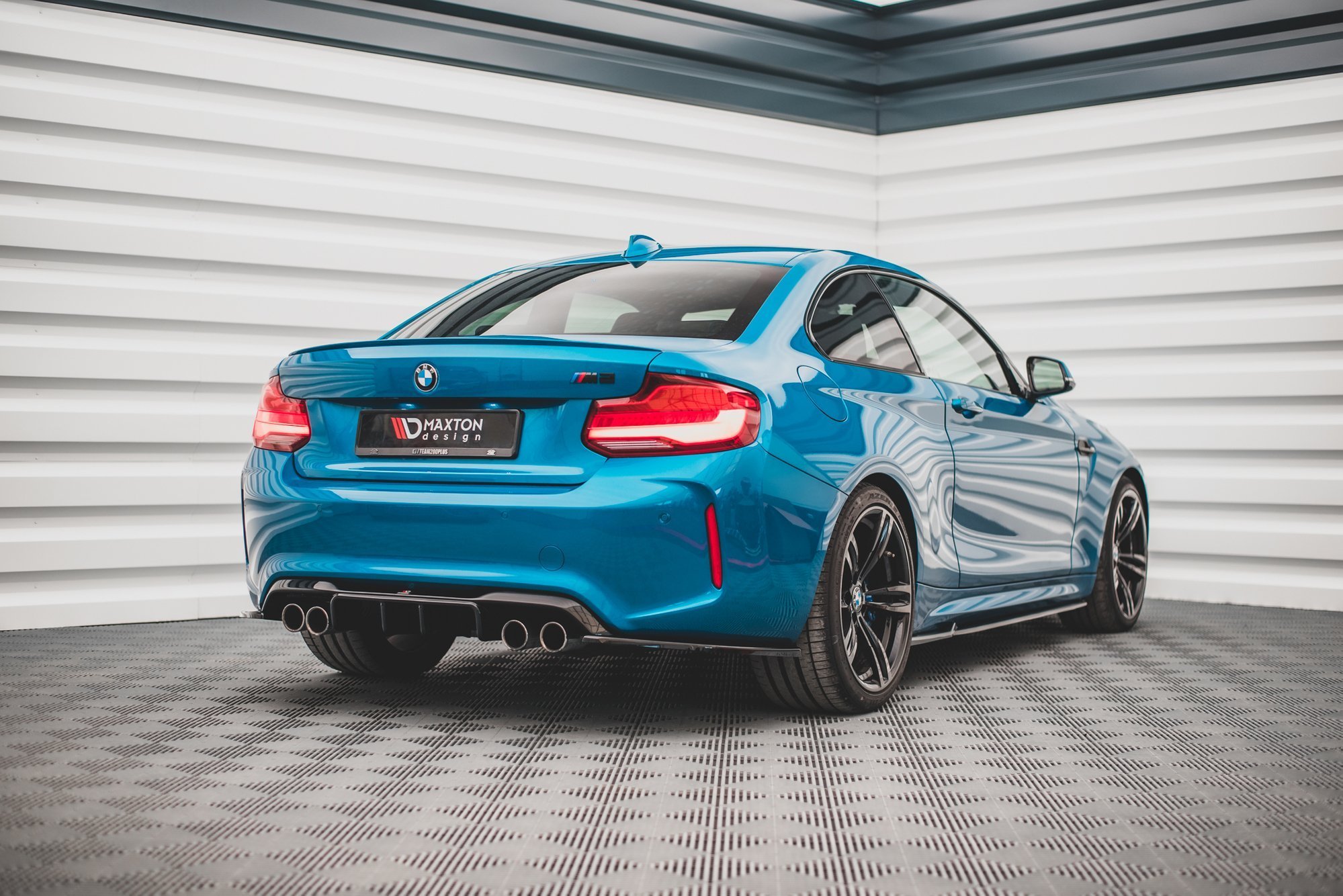 Street+ Heck Ansatz Flaps V.3 passend für BMW M2 F87 schwarz Hochglanz