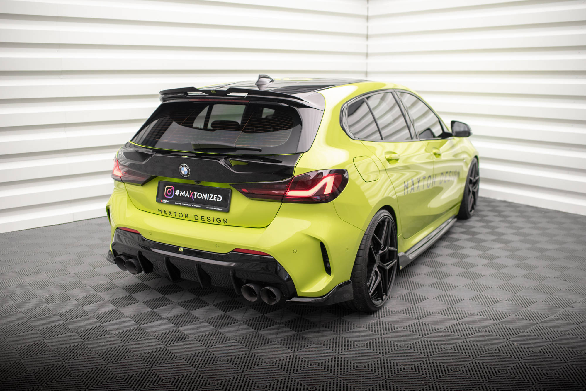 Street+ Heck Ansatz Flaps V.6 passend für BMW 1er M-Paket / M135i / 128ti F40 schwarz Hochglanz