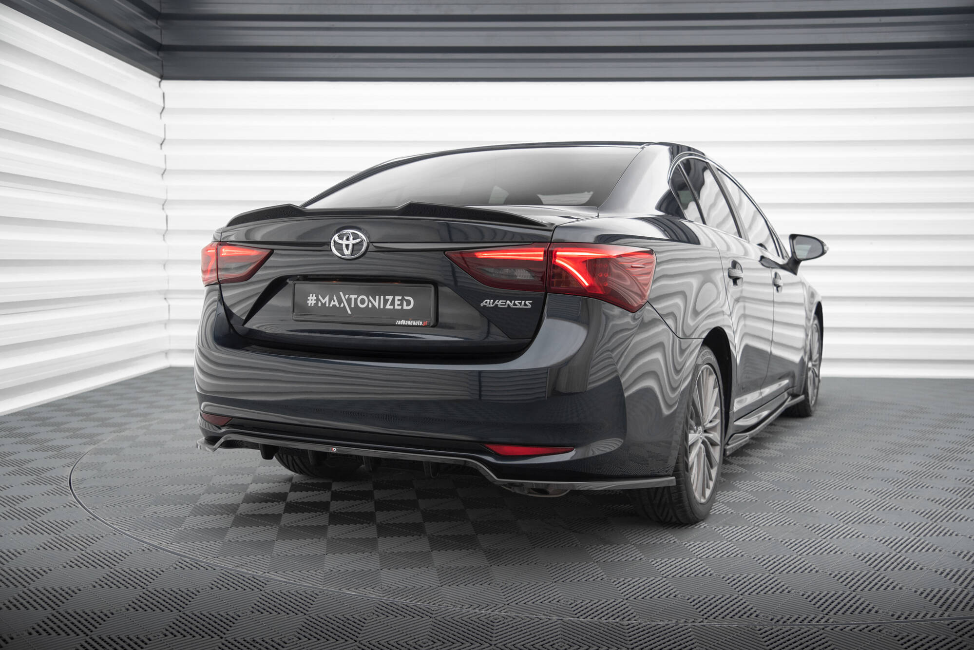 Heck Spoiler Aufsatz Abrisskante 3D passend für Toyota Avensis Limousine Mk3 FL schwarz Hochglanz