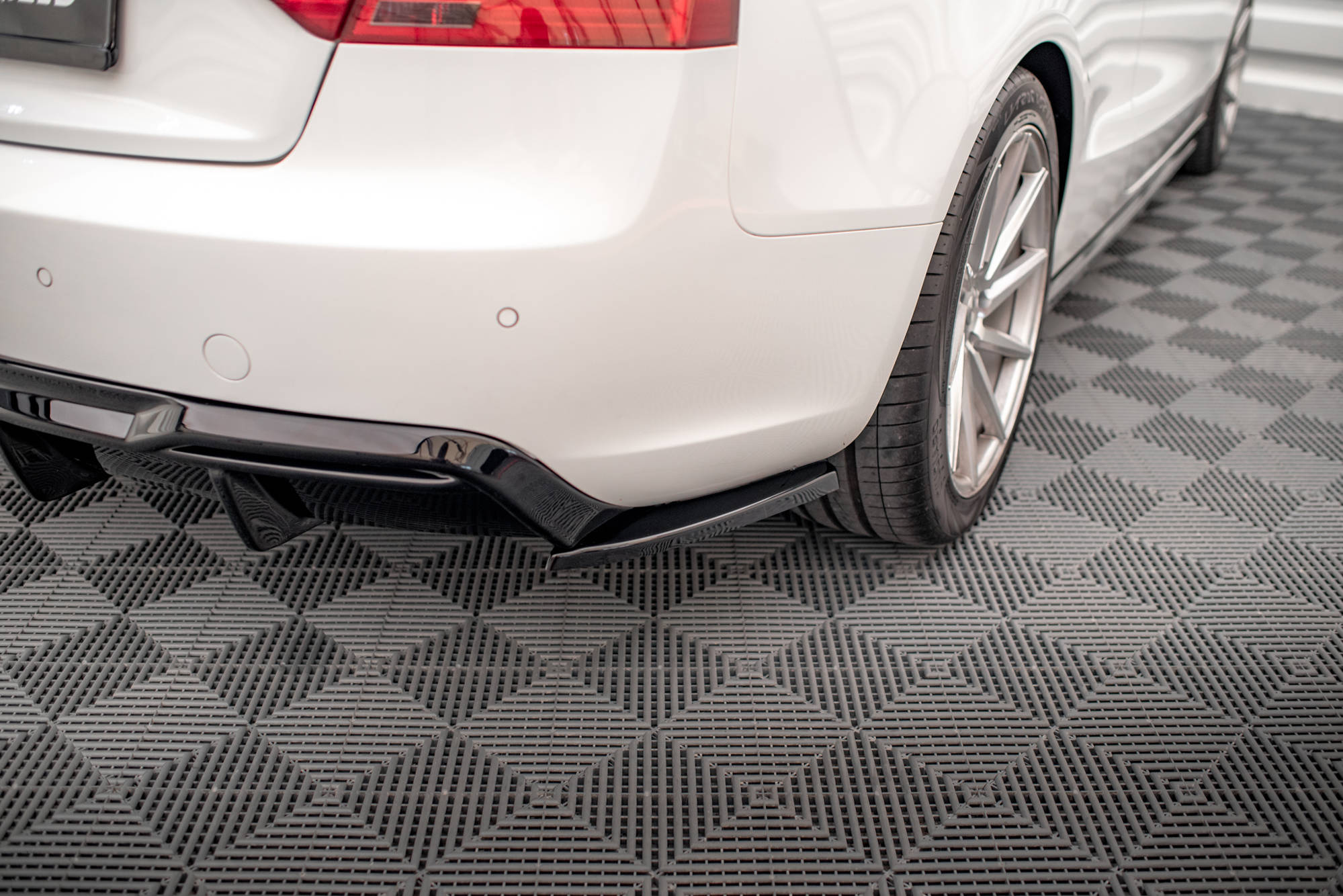 Street+ Heck Ansatz Flaps passend für Audi A5 Coupe 8T FL schwarz Hochglanz