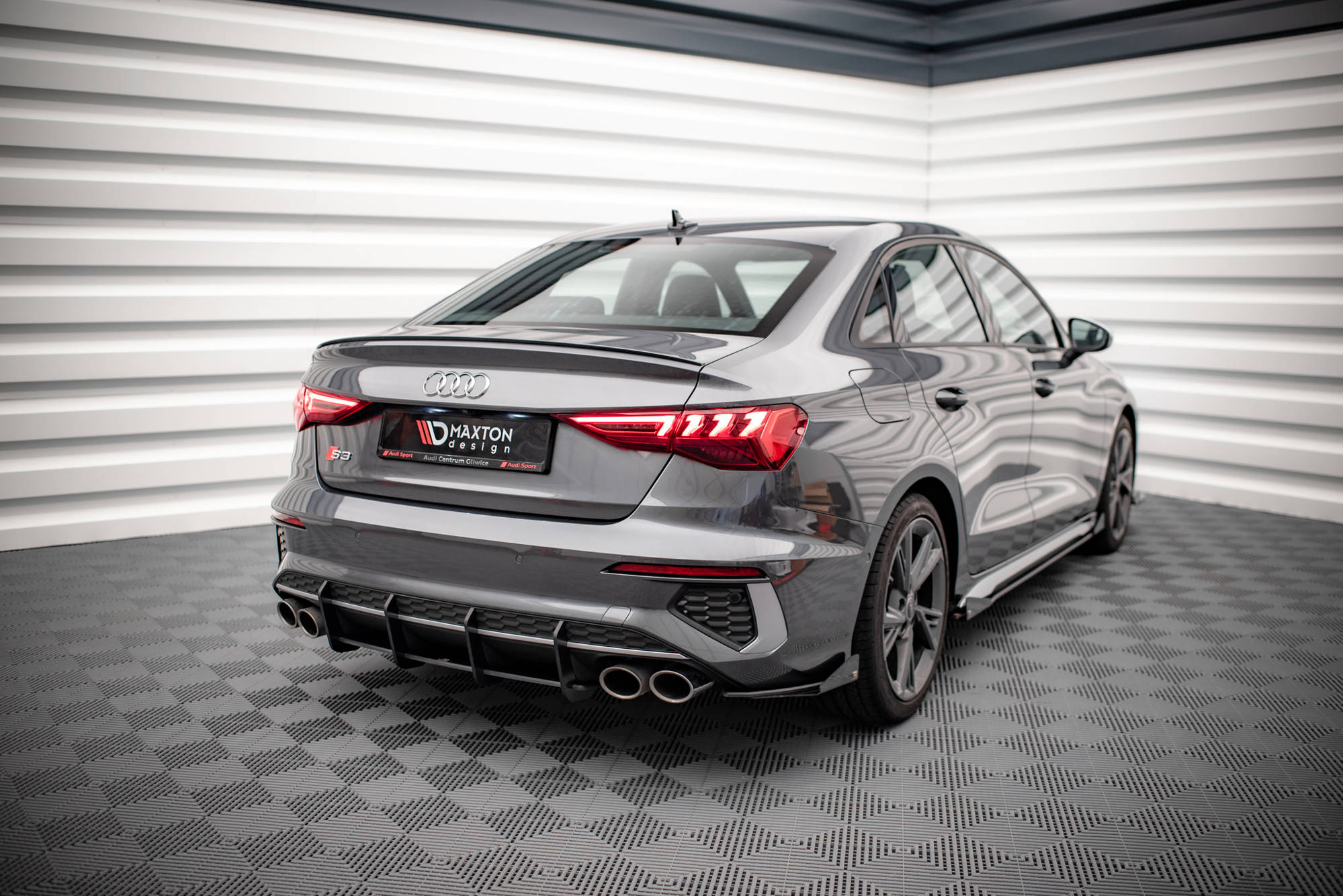 Street Pro Heck Ansatz Flaps passend für Audi S3 Limousine 8Y schwarz Hochglanz