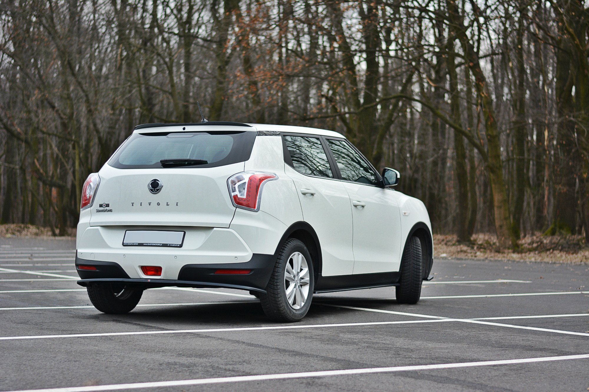 Diffusor Heckansatz passend für SSANGYONG TIVOLI schwarz Hochglanz