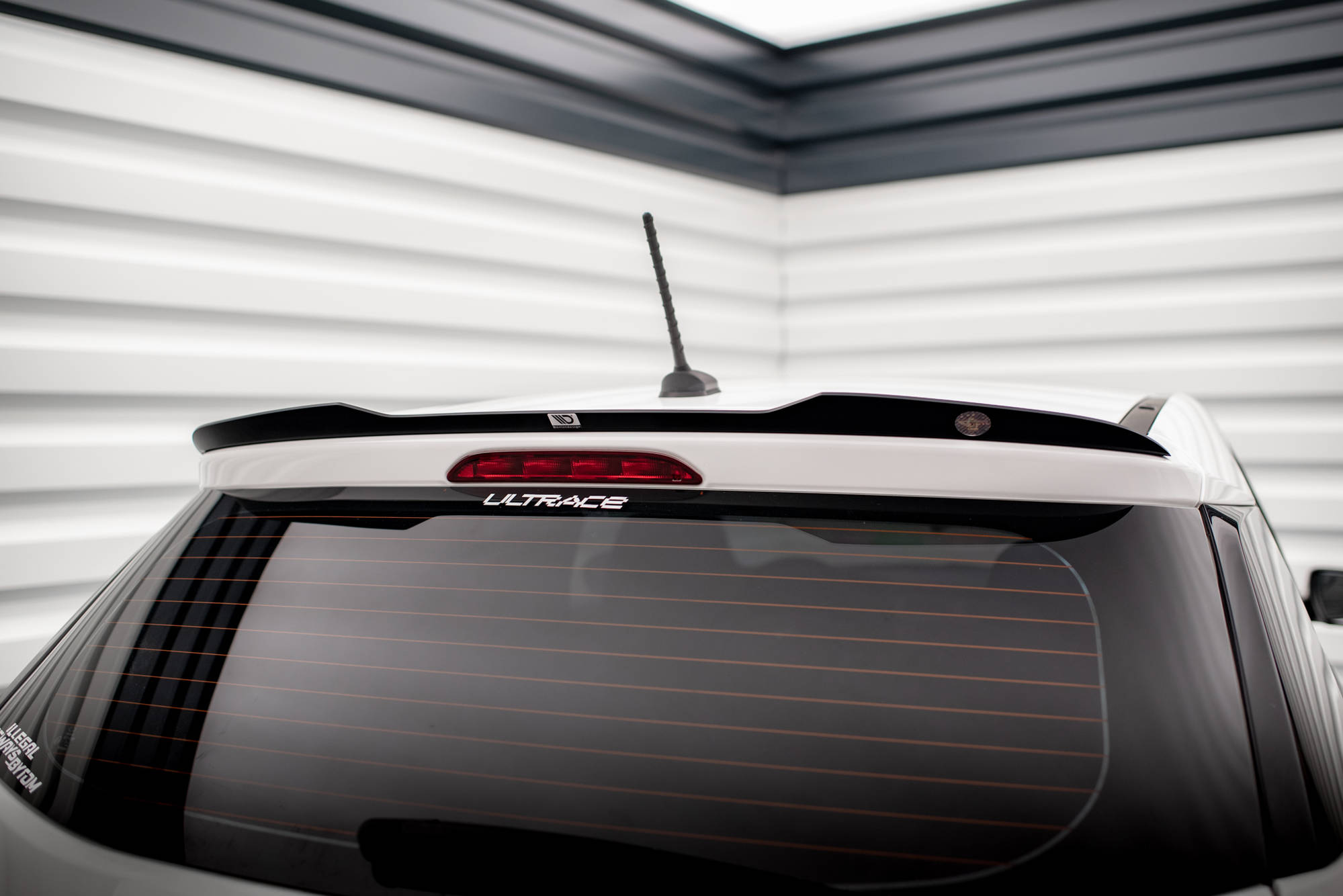 Heck Spoiler Aufsatz Abrisskante passend für Hyundai I20 Mk2 FL schwarz Hochglanz