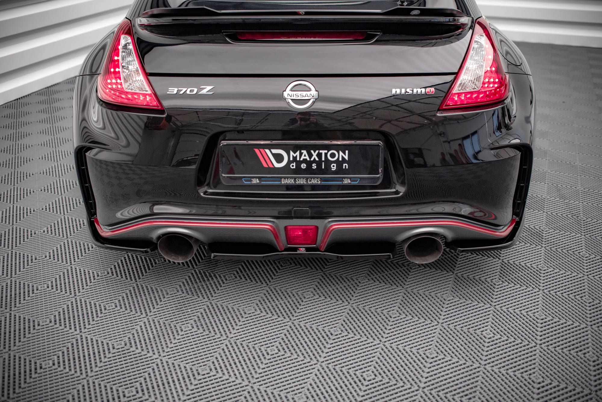 Street+ Mittlerer Diffusor Heck Ansatz passend für Nissan 370Z Nismo FL schwarz Hochglanz