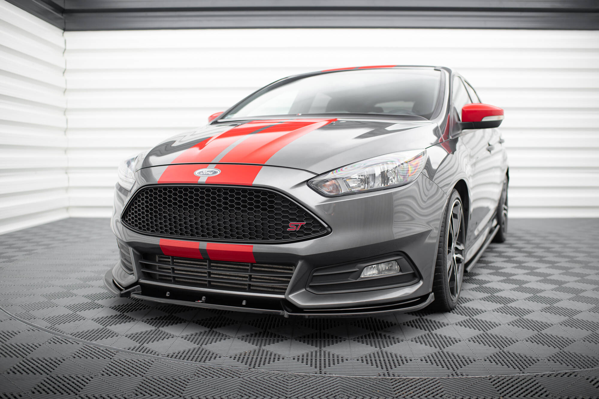 Street+ Spoilerlippe Front Ansatz V.4 passend für Ford Focus ST Mk3 FL schwarz Hochglanz