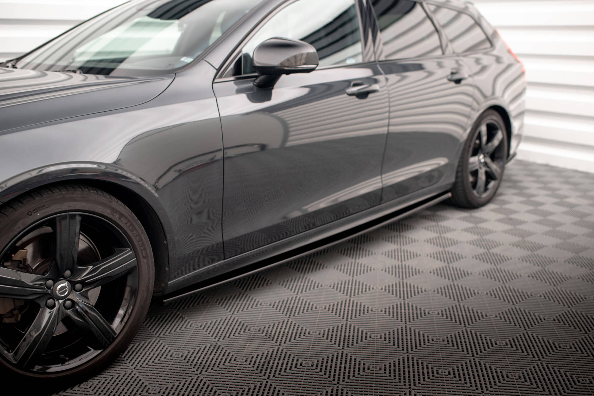 Street+ Seitenschweller Leisten passend für Volvo V90 / S90 R-Design Mk2 schwarz Hochglanz