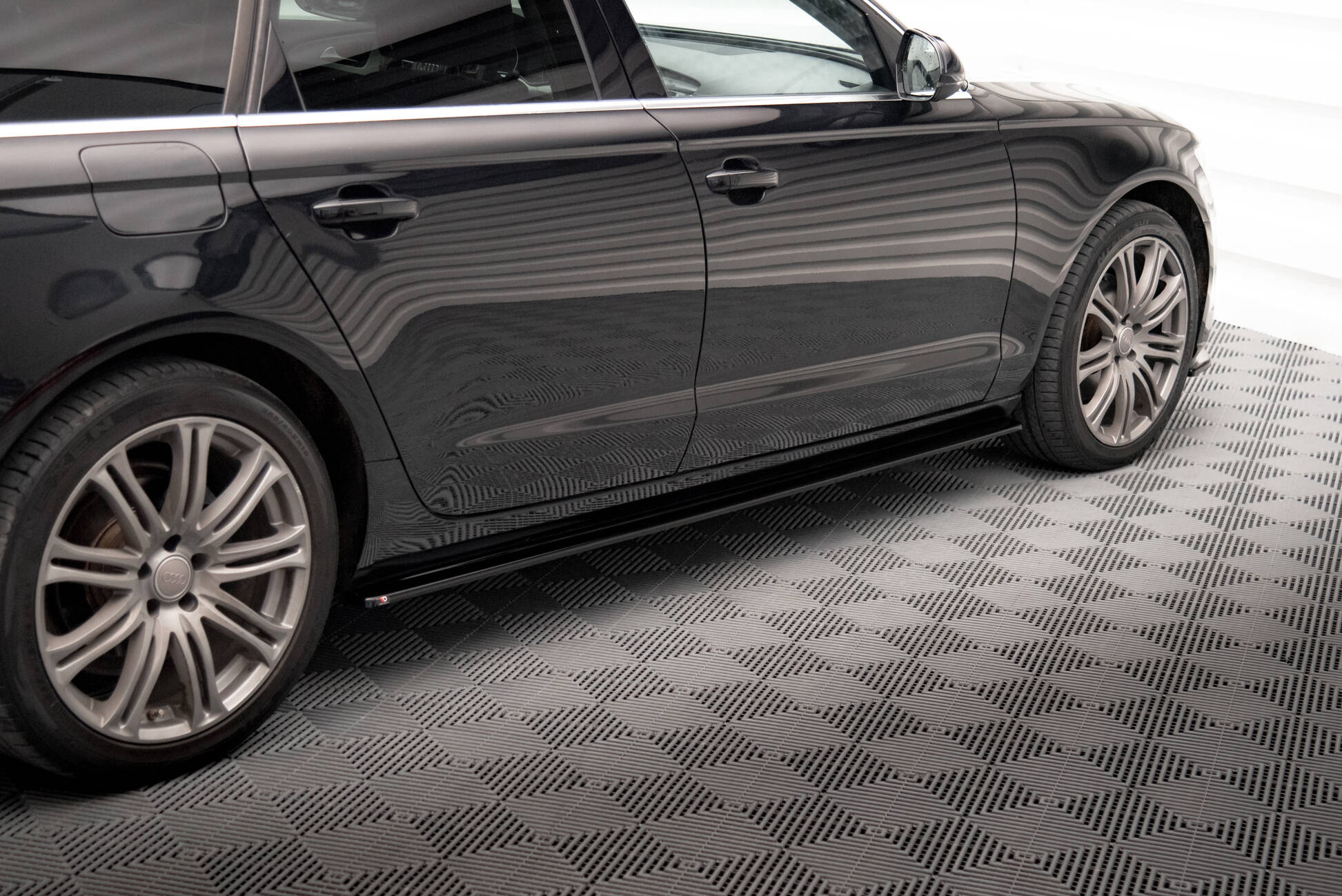 Seitenschweller Ansatz für V.1 für Audi A6 C7 schwarz Hochglanz