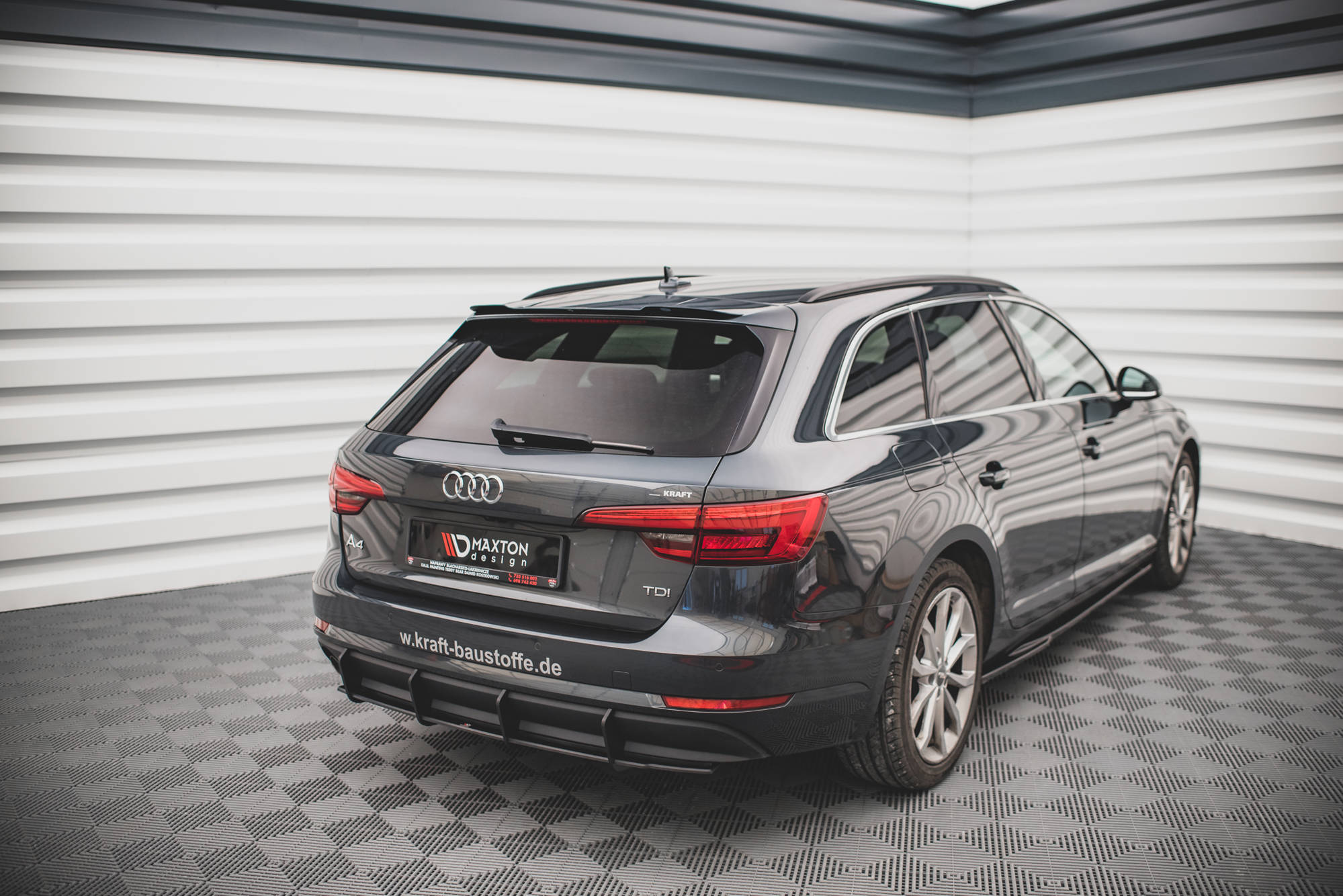 Street Pro Heckschürze Heck Ansatz Diffusor passend für Audi A4 Avant B9 schwarz-rot