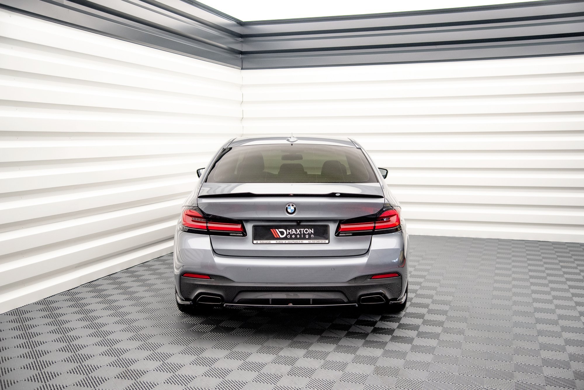 Street+ Mittlerer Diffusor Heck Ansatz passend für BMW 5er M-Paket Limousine / Touring G30 / G31 FL schwarz Hochglanz