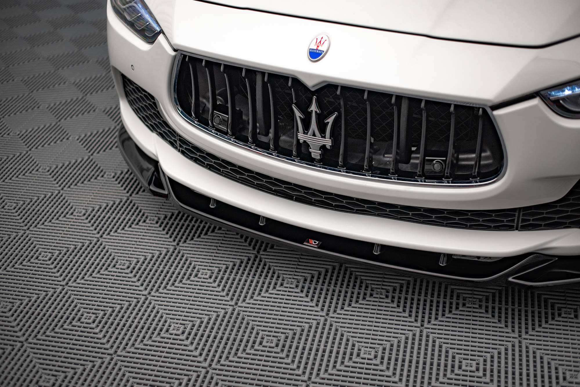 Frontlippe V.1 passend für Maserati Ghibli Mk3 schwarz Hochglanz