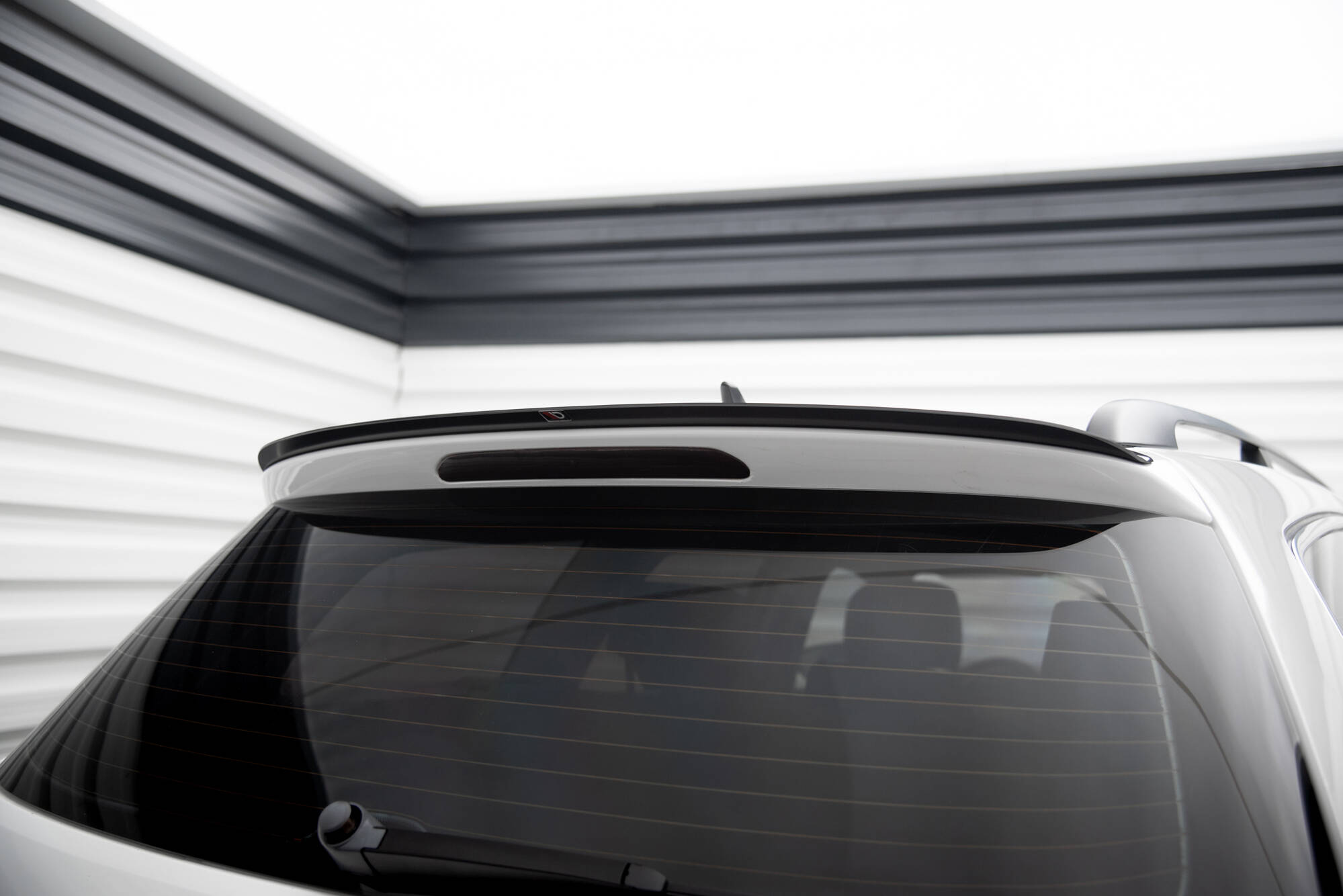 Heck Spoiler Aufsatz Abrisskante passend für VW Passat Variant B7 schwarz Hochglanz