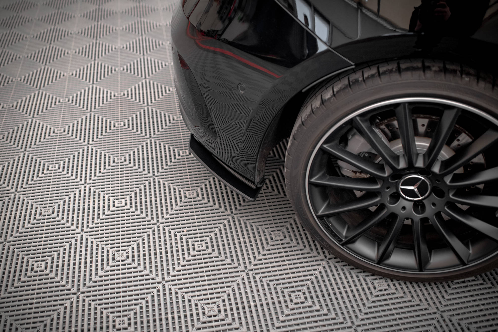 Street Pro Heckschürze Heck Ansatz Diffusor passend für Mercedes A35 AMG Hatchback W177 schwarz-rot