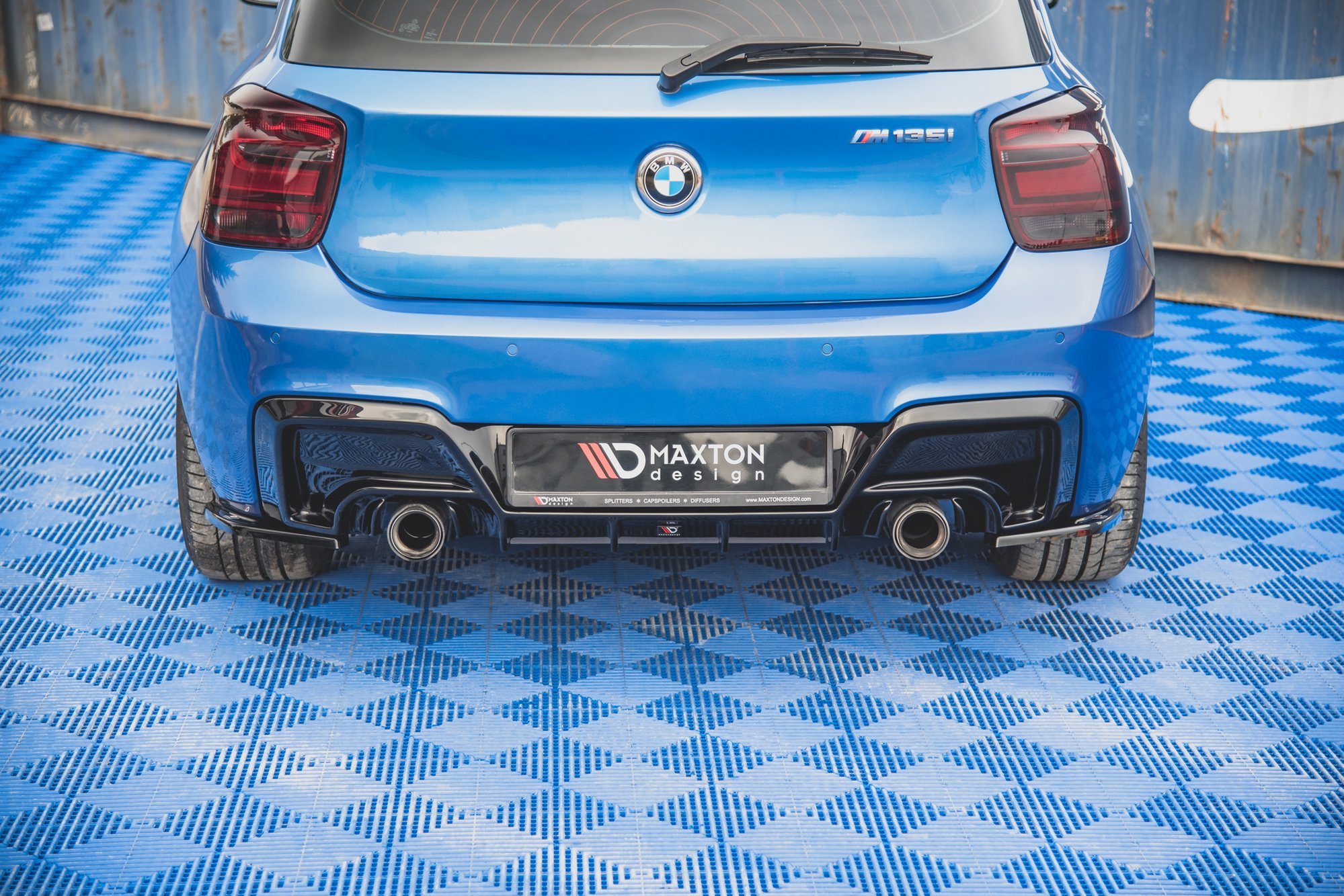 Street+ Heck Ansatz Flaps V.2 passend für BMW M135i F20 schwarz Hochglanz