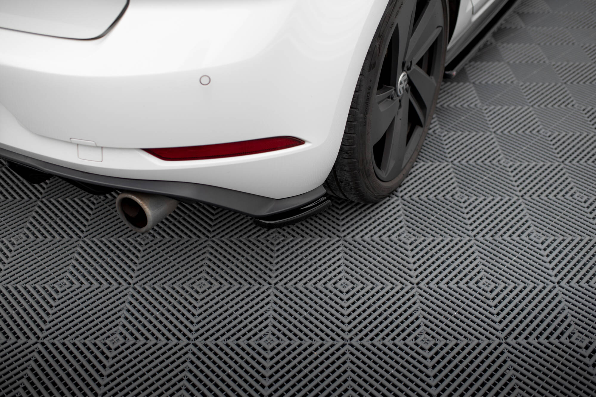 Heck Ansatz Flaps Diffusor für VW GOLF 7 GTI FACELIFT schwarz Hochglanz