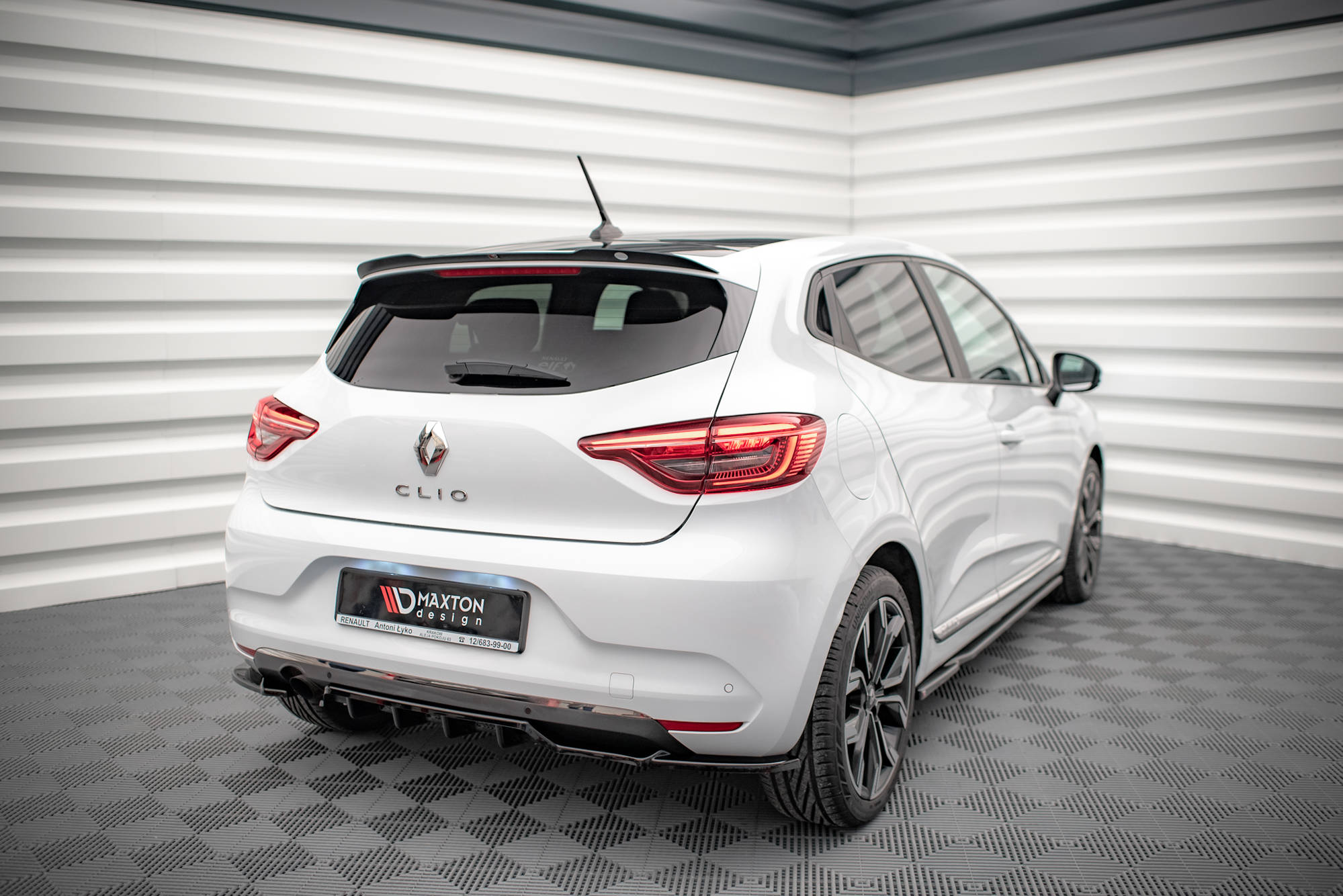 Street+ Mittlerer Diffusor RACE Heck Ansatz passend für Renault Clio Mk5 schwarz Hochglanz