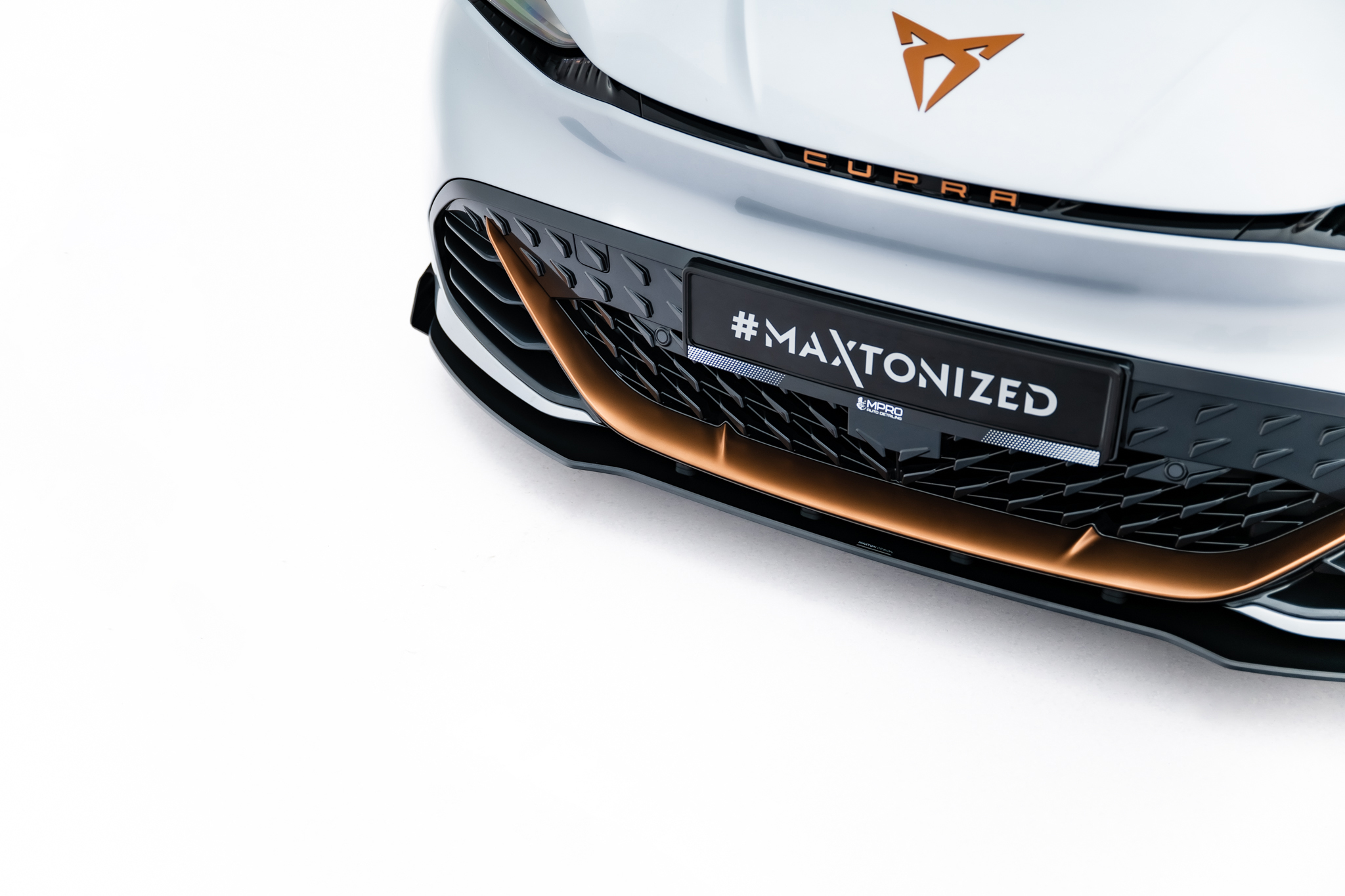 Frontlippe passend für CUPRA Born Mk1 roter Kern + Hochglanz Flaps