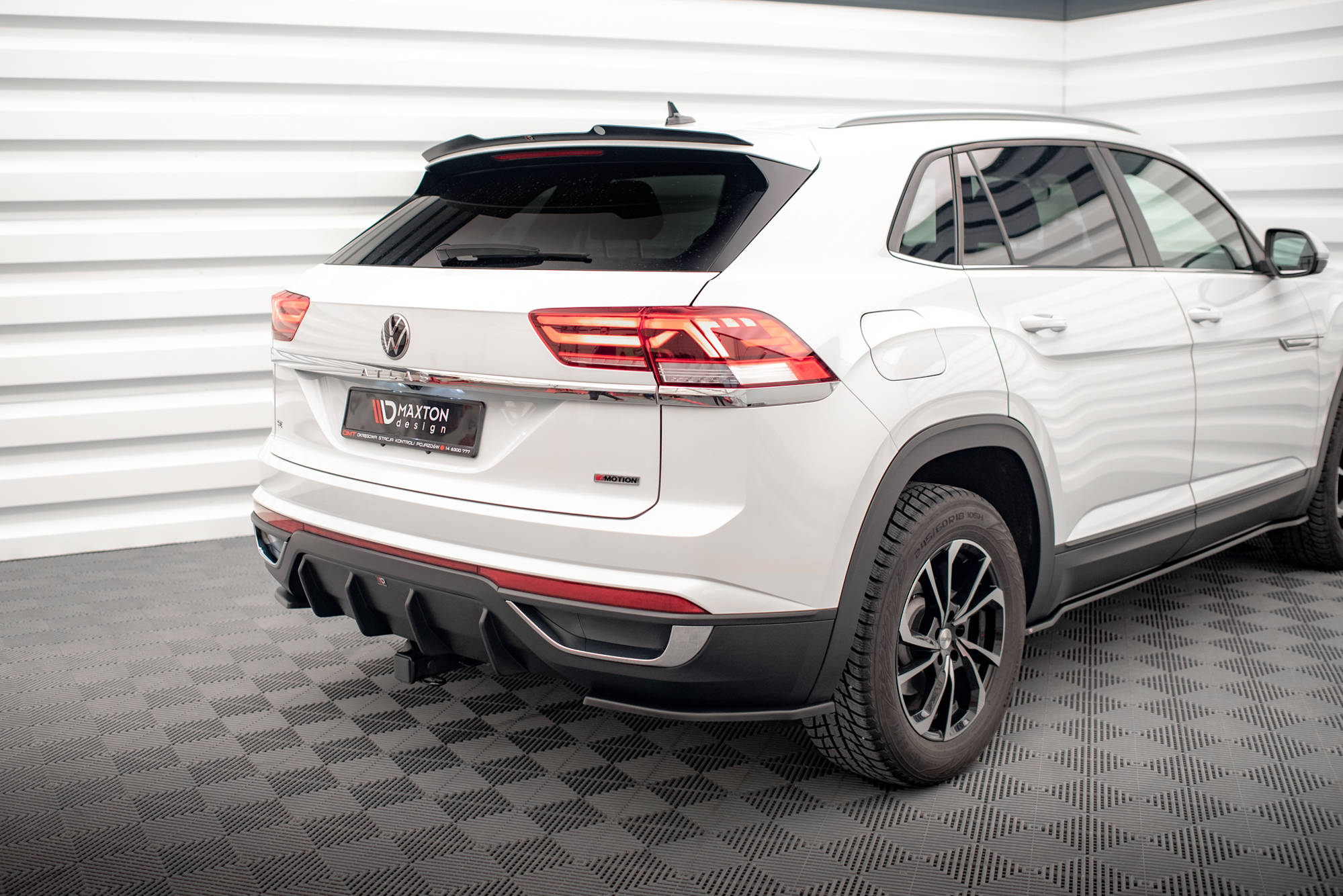 Street+ Heck Ansatz Diffusor passend für VW Atlas Cross Sport schwarz Hochglanz