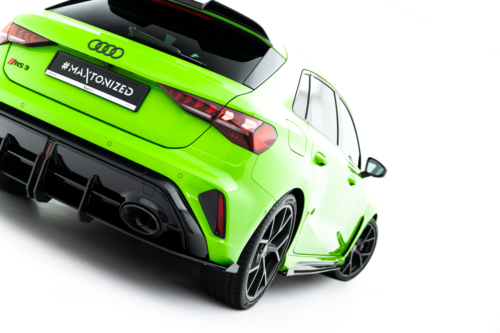 Hintere Seiten Flaps passend für Audi RS3 Sportback 8Y FL schwarz Hochglanz