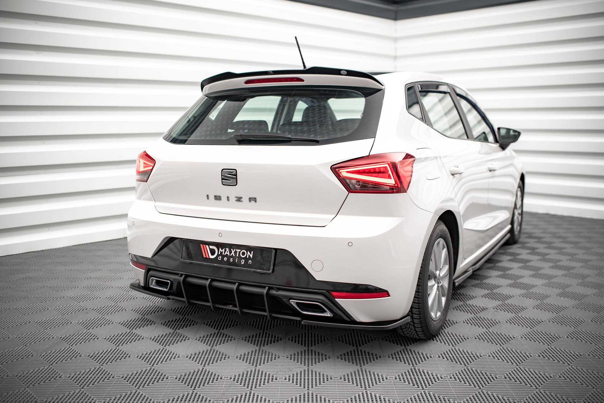 Street Pro Heckschürze Heck Ansatz Diffusor passend für Seat Ibiza Mk5 rot