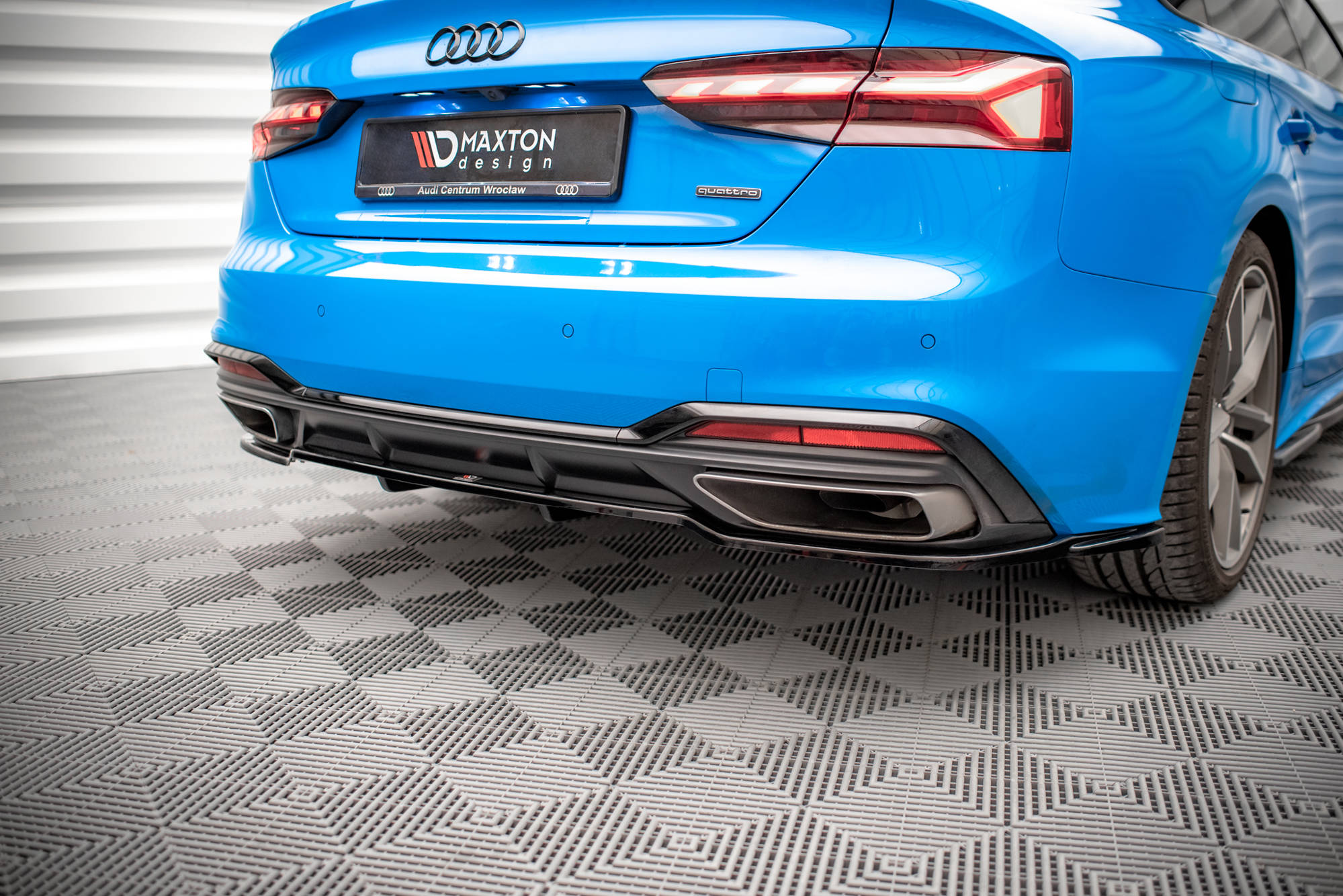 Street+ Mittlerer Diffusor RACE Heck Ansatz passend für Audi A5 S-Line F5 FL schwarz Hochglanz