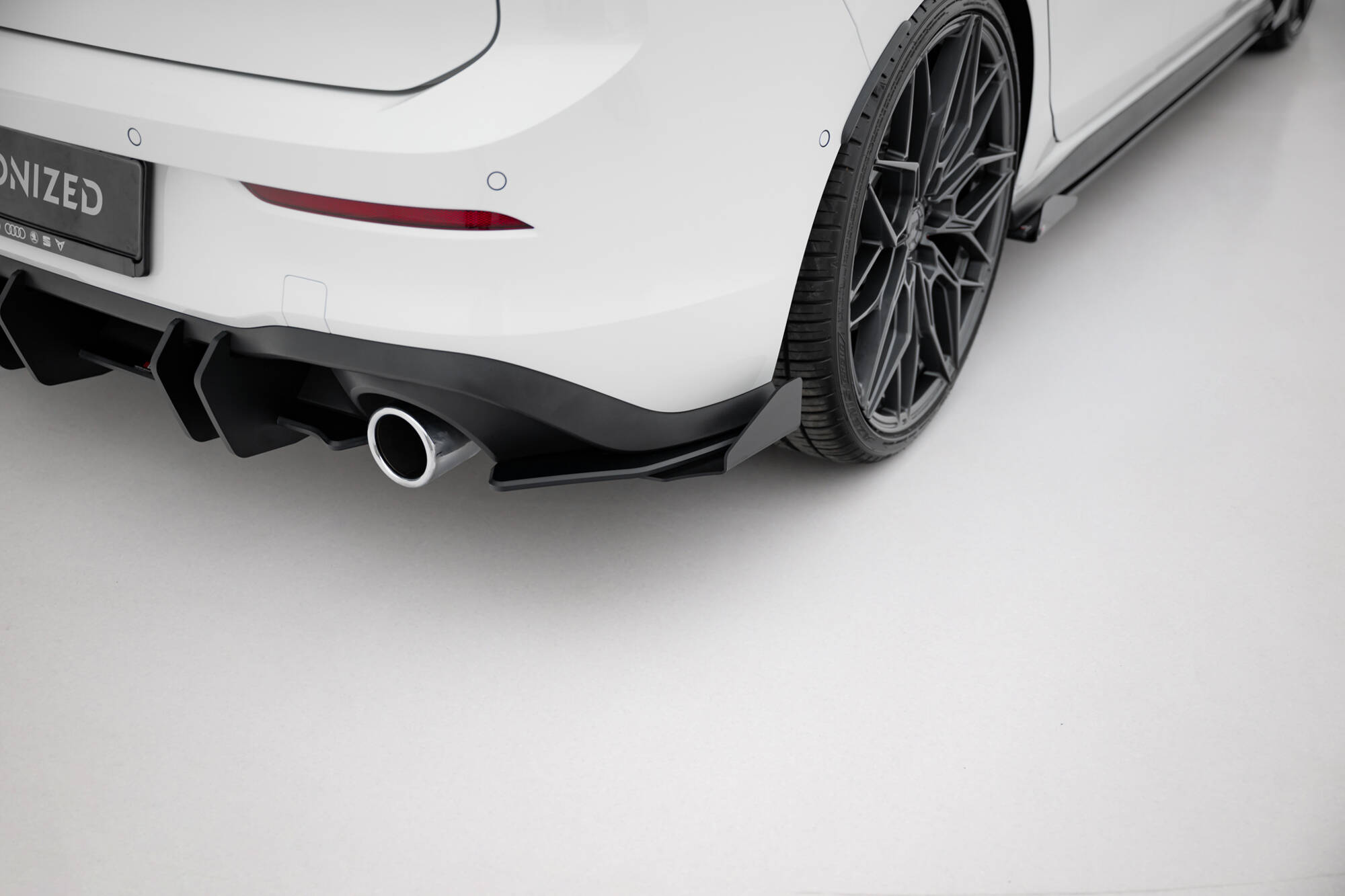 Street Pro Heck Ansatz Flaps passend für VW Golf 8 GTI rot+ Hochglanz Flaps