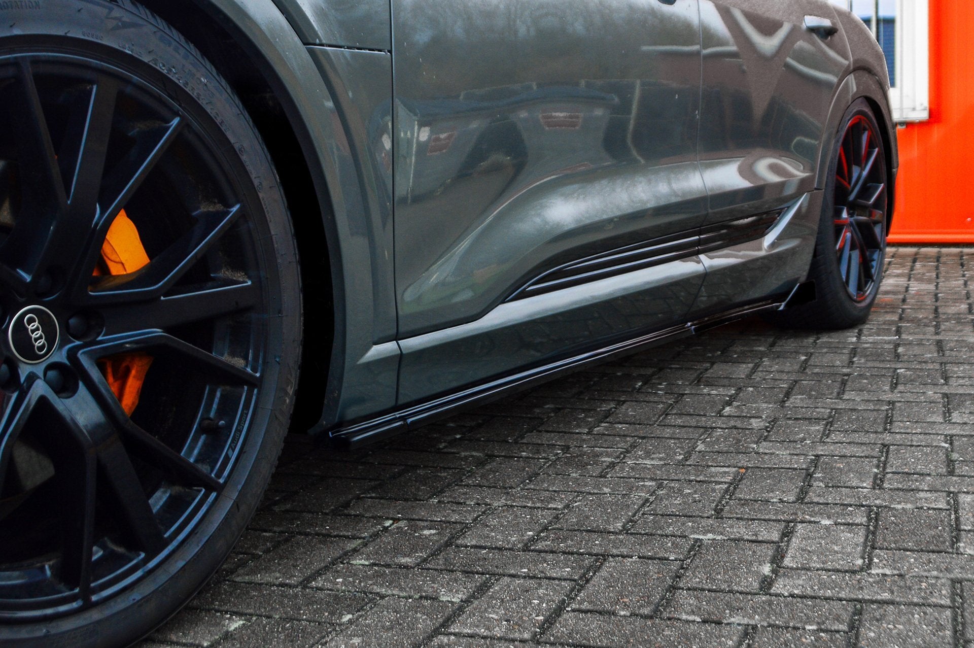 CUP Seitenschweller 6.tlg. mit Wing hinten für Audi E-Tron Quattro Schwarz Matt