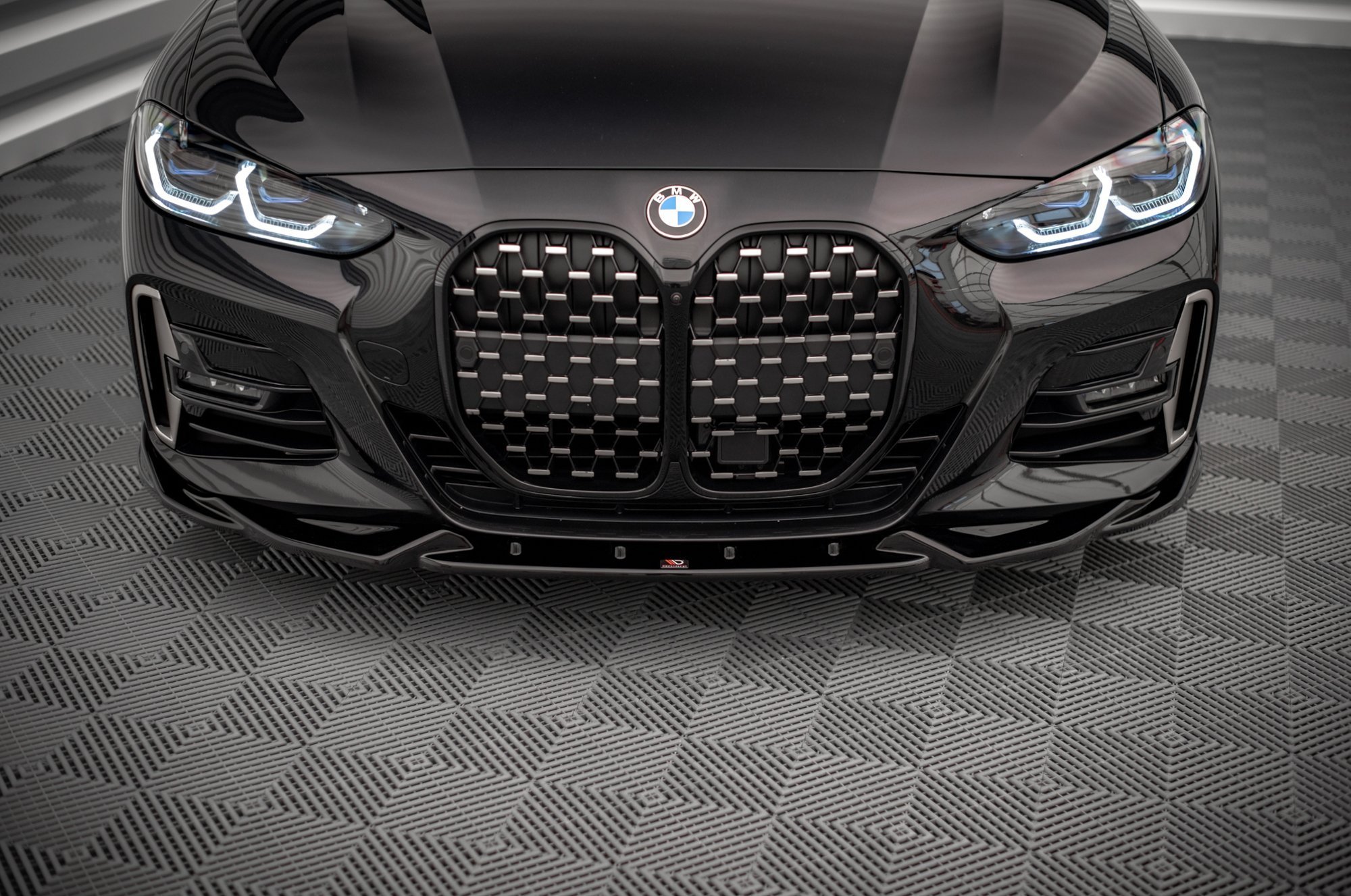Street+ Spoilerlippe Front Ansatz V.2 passend für BMW 4er M-Paket / M440i G22 / G23 / G22 FL / G23 FL schwarz Hochglanz