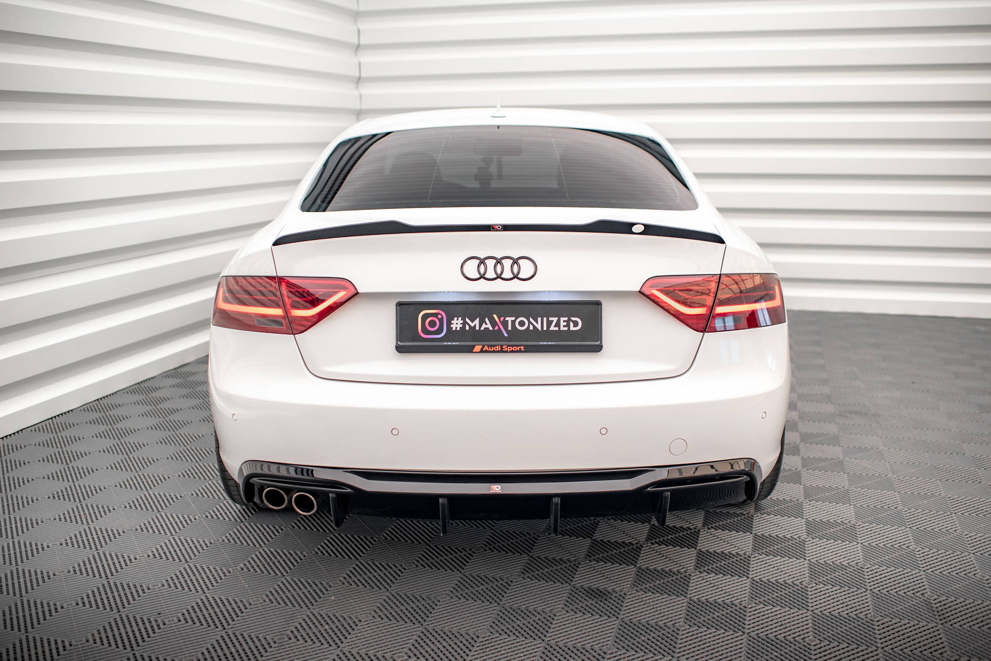Street+ Heck Ansatz Diffusor passend für Audi A5 Coupe 8T FL Doppelauspuff li. schwarz Hochglanz
