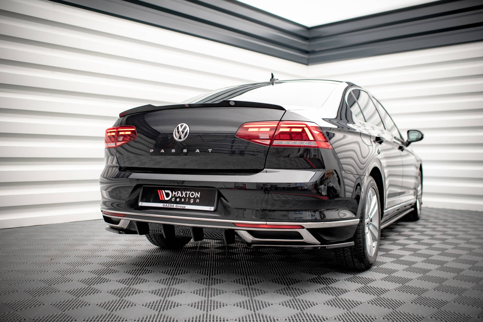 Street+ Heck Ansatz Diffusor passend für VW Passat B8 FL schwarz Hochglanz