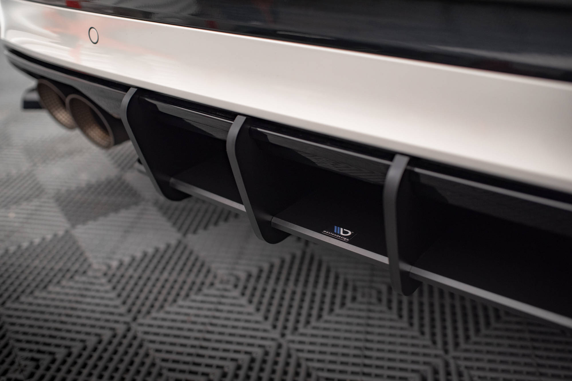 Street Pro Heckschürze Heck Ansatz Diffusor passend für VW T-Roc R Mk1 FL schwarz-rot