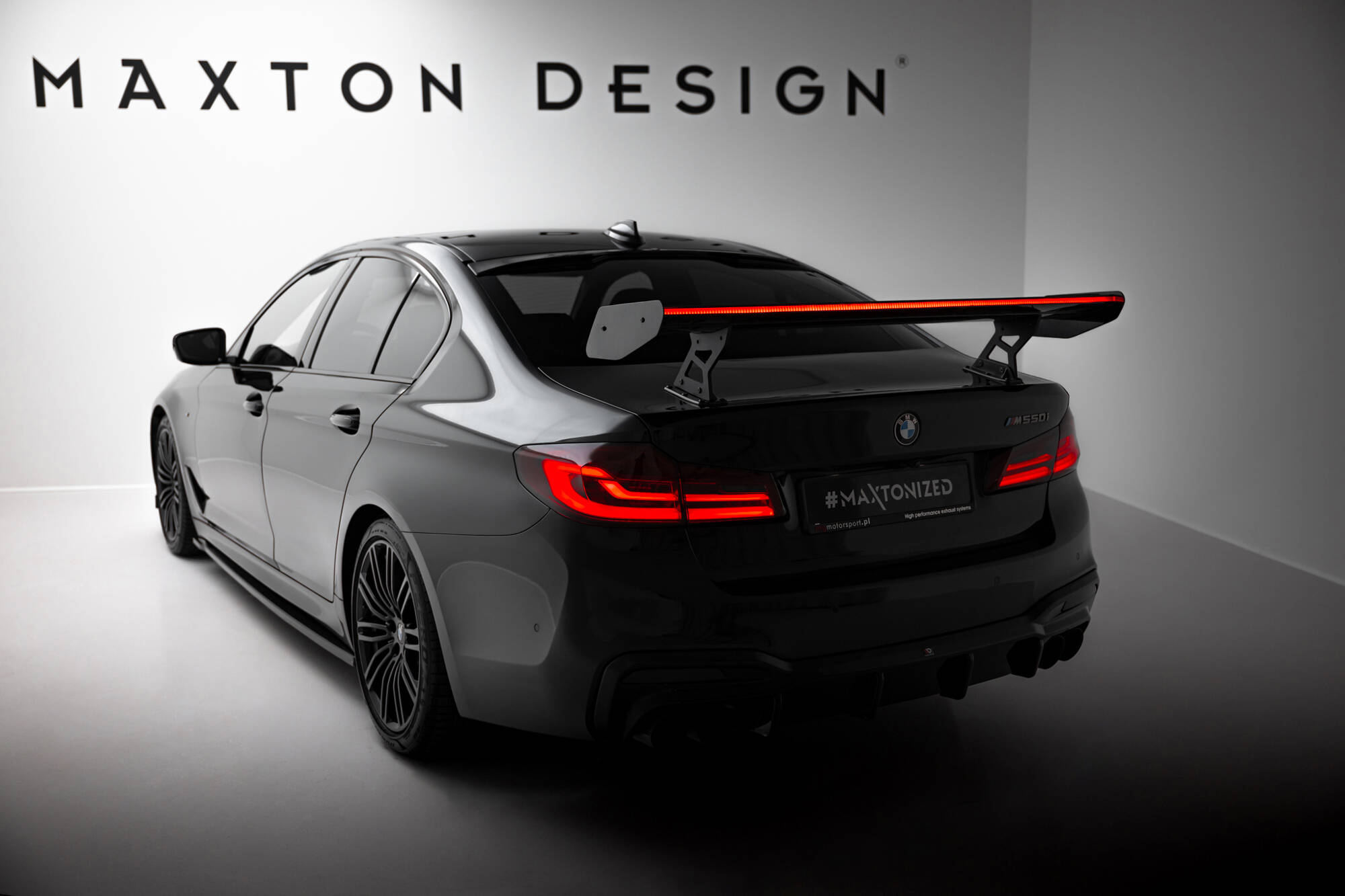 Carbon Heck Spoiler Heckflügel Standfuß Innen + LED passend für BMW 5er / M5 Limousine G30 / F90