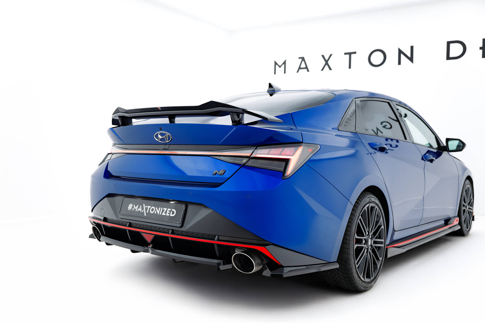 Street+ Mittlerer Diffusor Heck Ansatz RACE passend für Hyundai Elantra N Mk7 schwarz Hochglanz