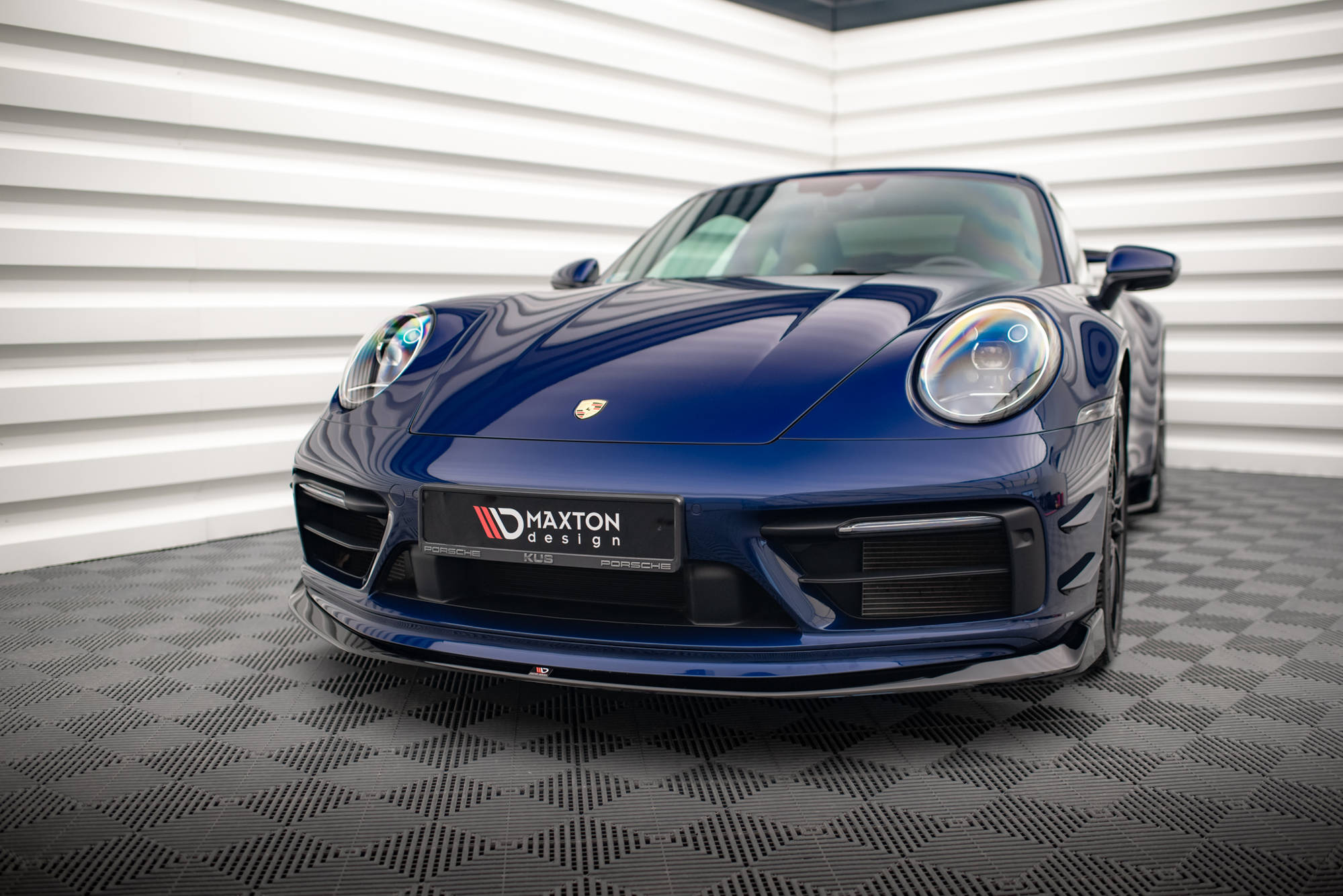 Street+ Spoilerlippe Front Ansatz V.2 passend für Porsche 911 Carrera Aero / Carrera GTS 992 schwarz Hochglanz