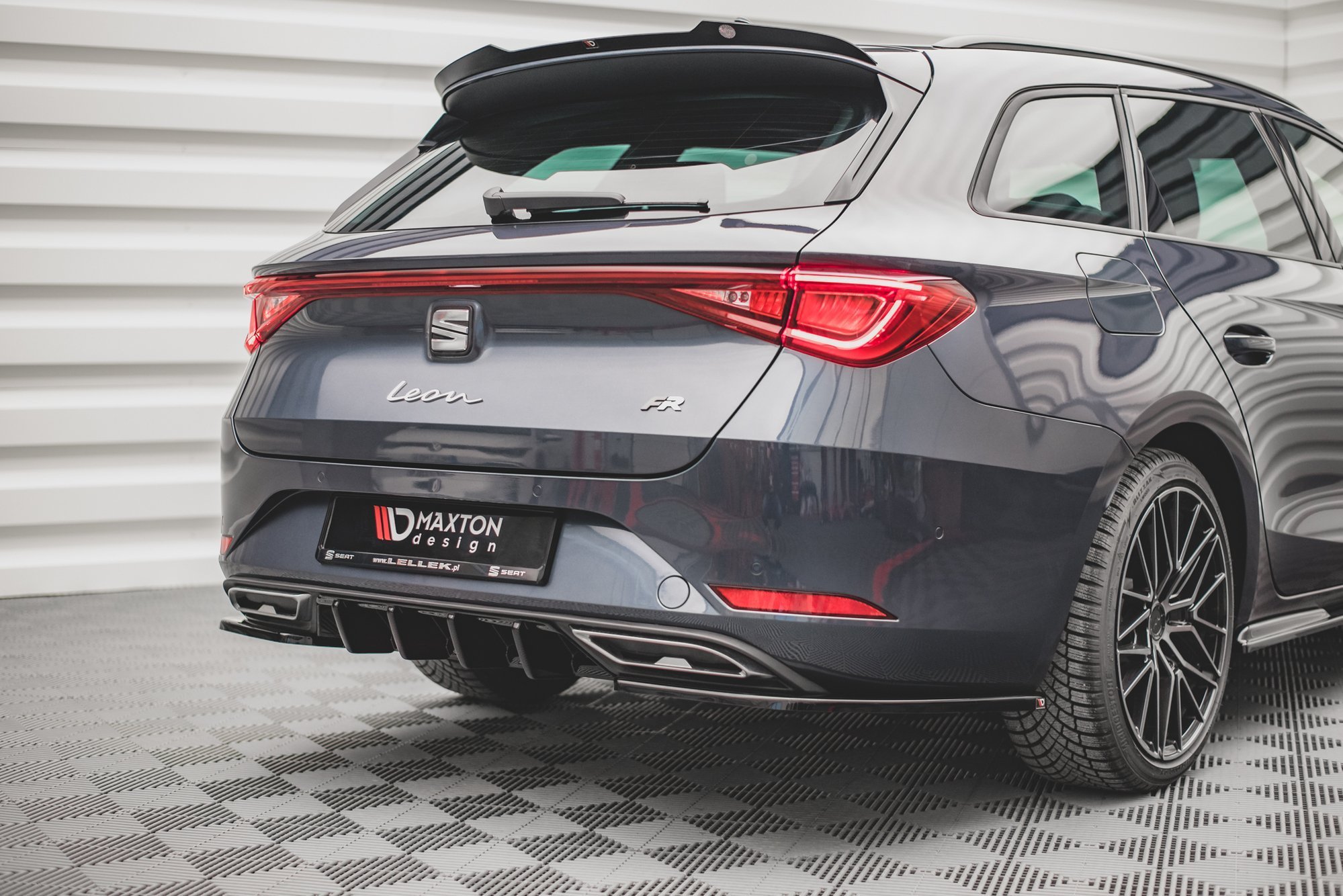 Street+ Heck Ansatz Diffusor V.1 passend für Seat Leon FR ST Mk4 schwarz Hochglanz