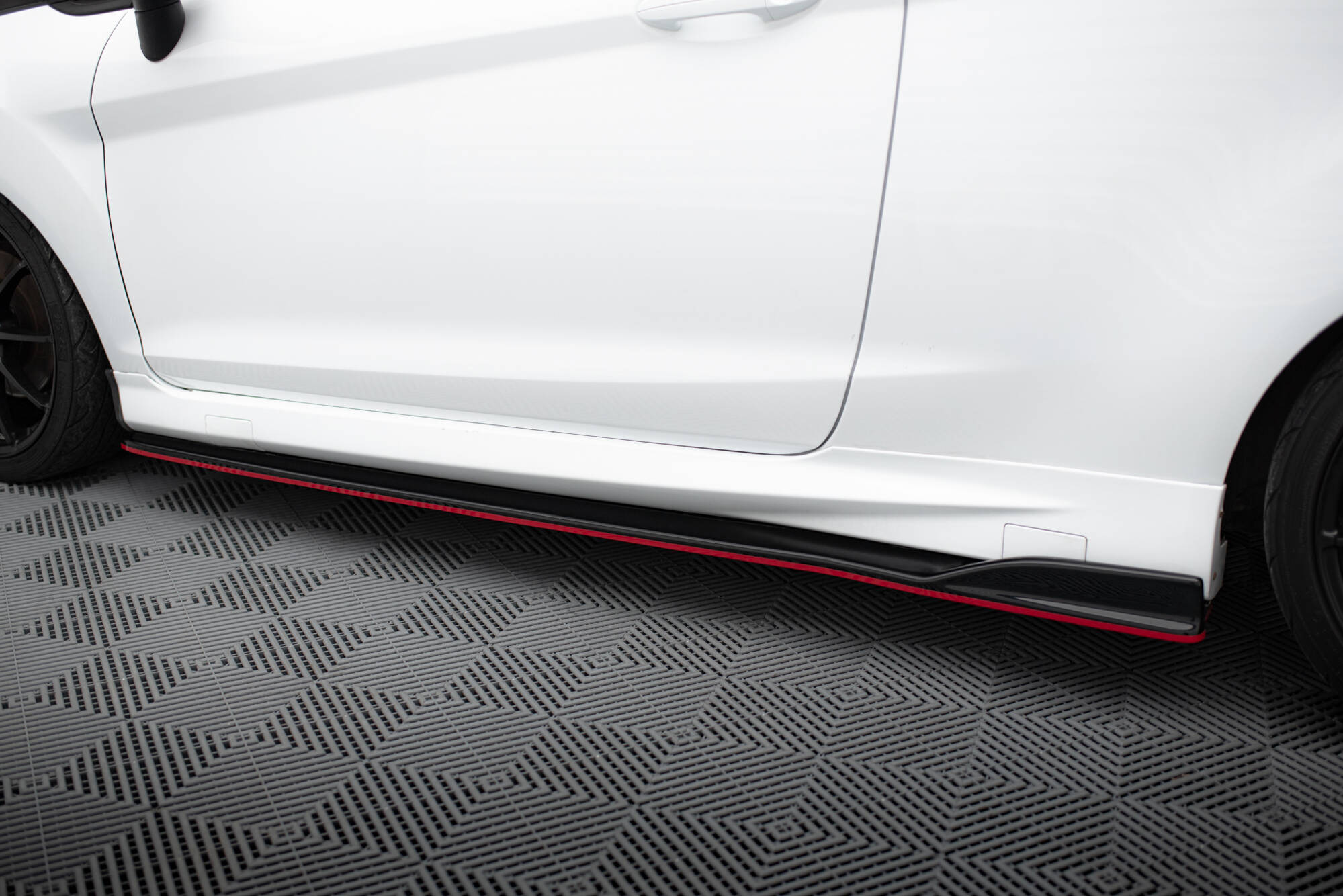 Street+ Seitenschweller Leisten V.3 passend für Ford Fiesta ST / ST-Line Mk7 schwarz Hochglanz