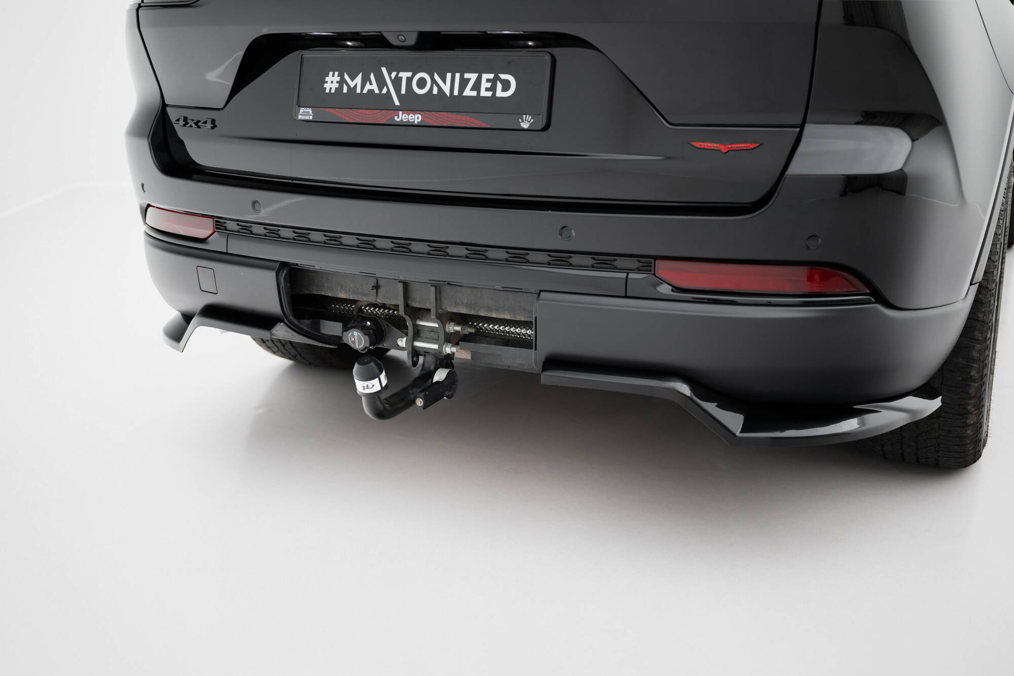 Street+ Mittlerer Diffusor RACE Heck Ansatz passend für Jeep Grand Cherokee Trailhawk Mk5 schwarz Hochglanz