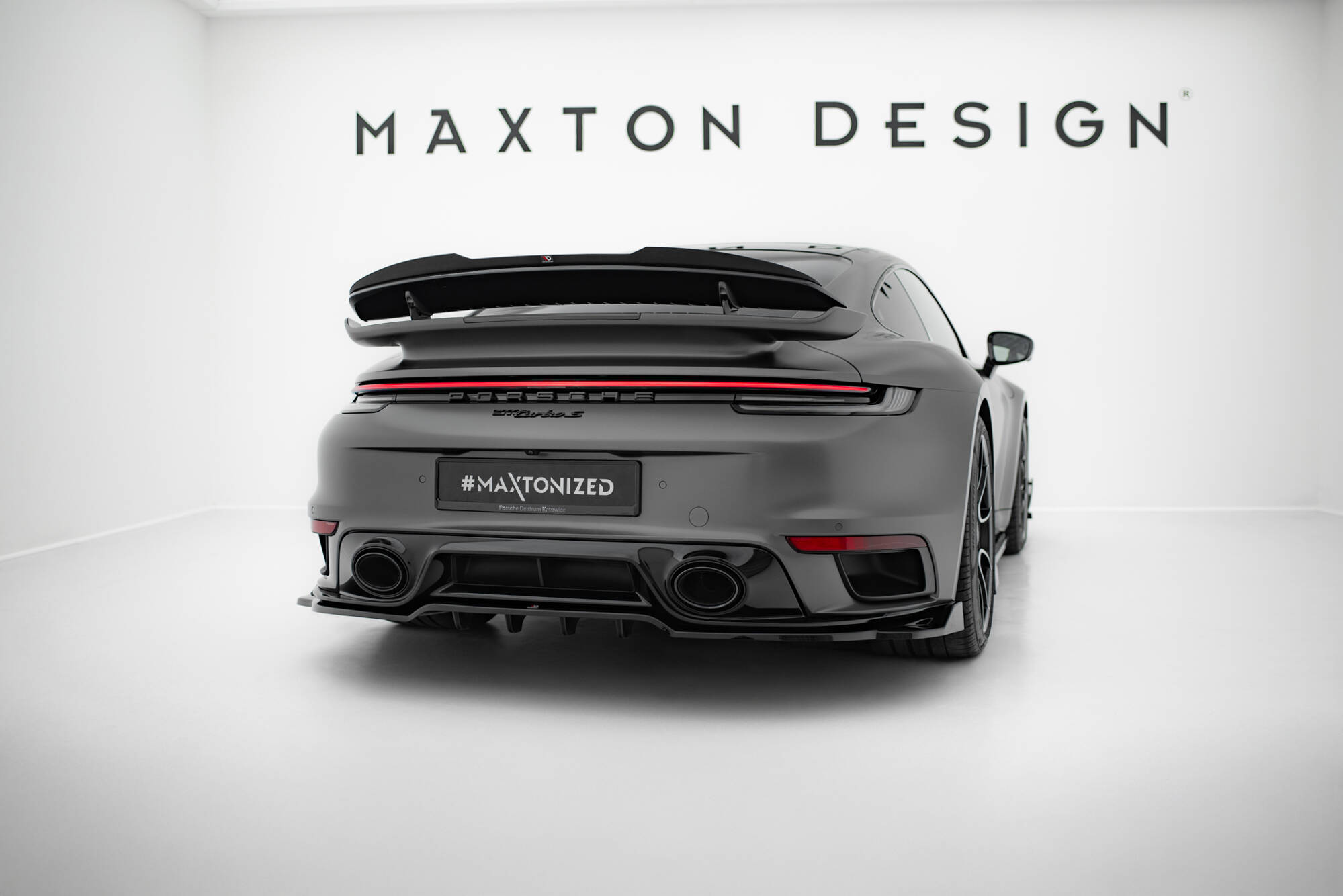Street+ Mittlerer Diffusor RACE Heck Ansatz passend für Porsche 911 Turbo S Sport Package 992 schwarz Hochglanz